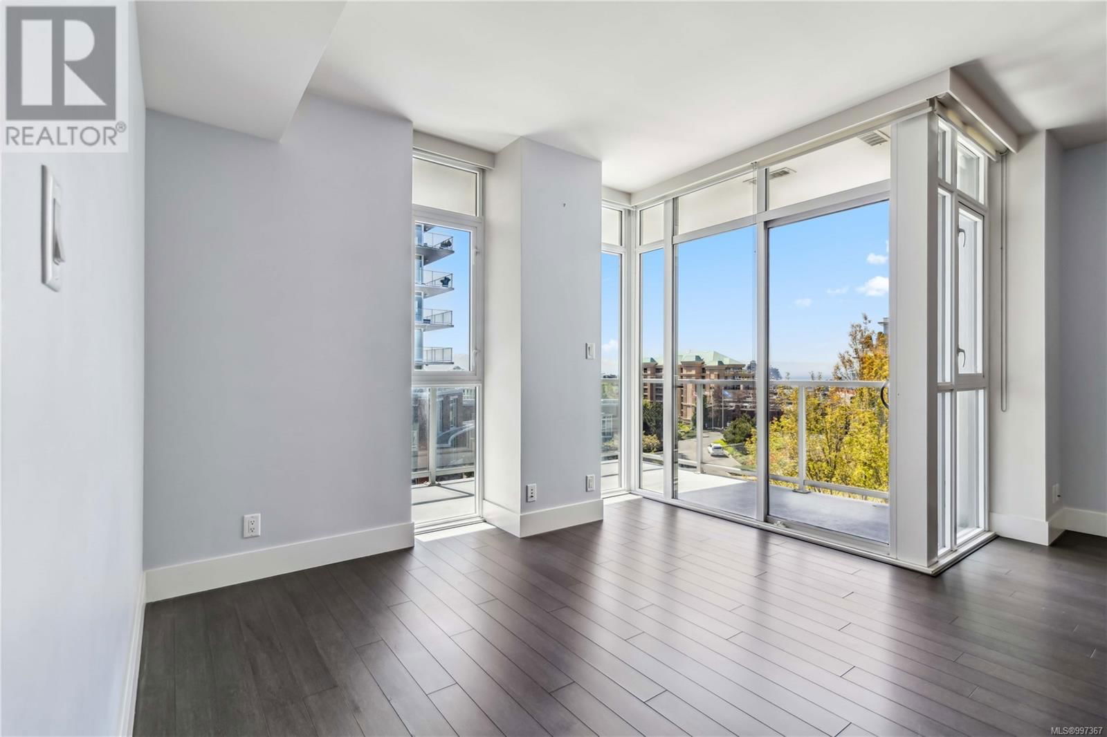 401 - 83 SAGHALIE ROAD Image 16