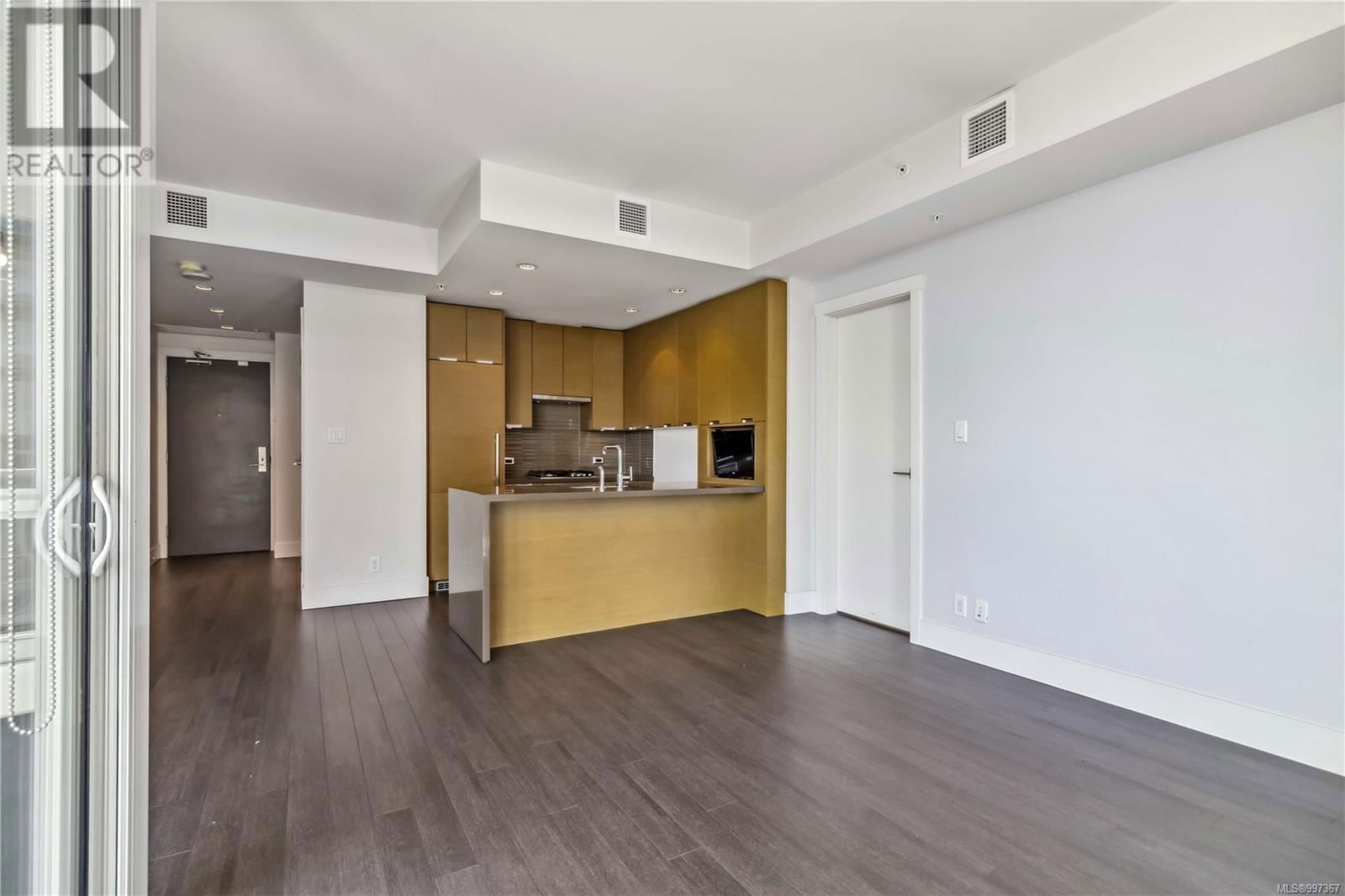 401 - 83 SAGHALIE ROAD Image 18