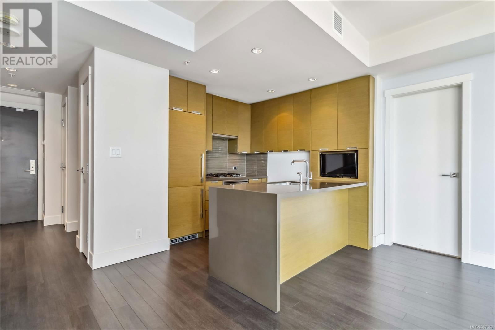 401 - 83 SAGHALIE ROAD Image 21