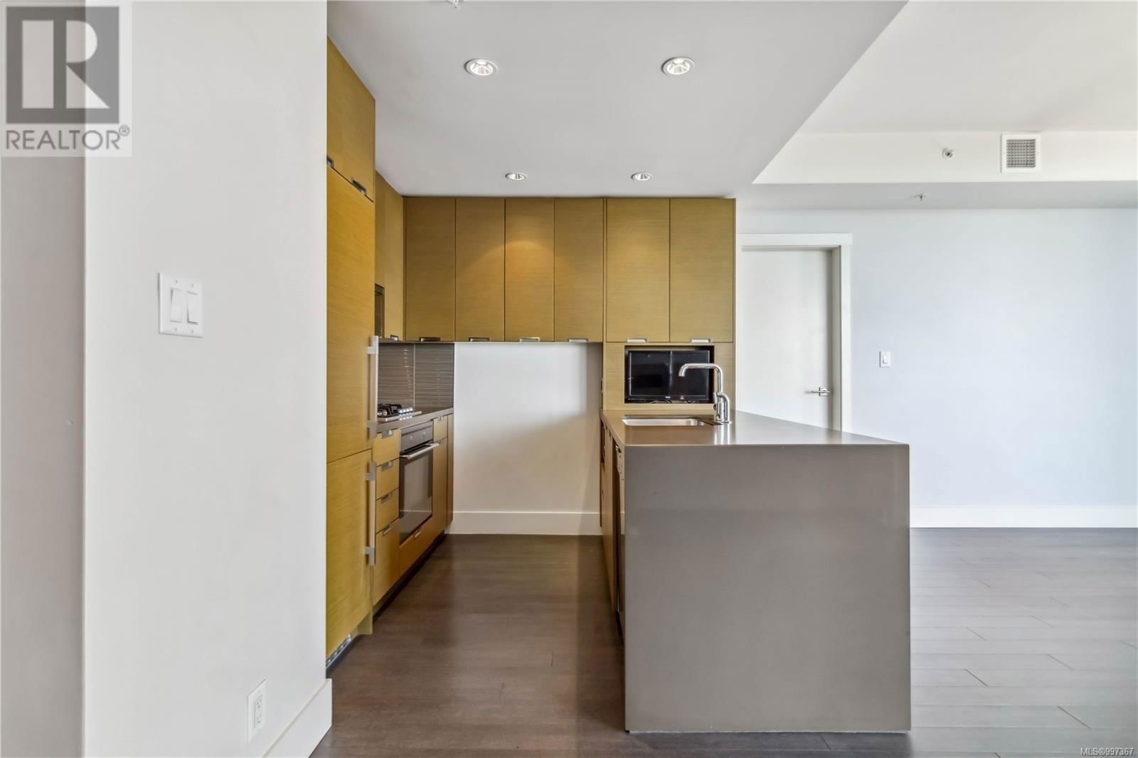 401 - 83 SAGHALIE ROAD Image 22