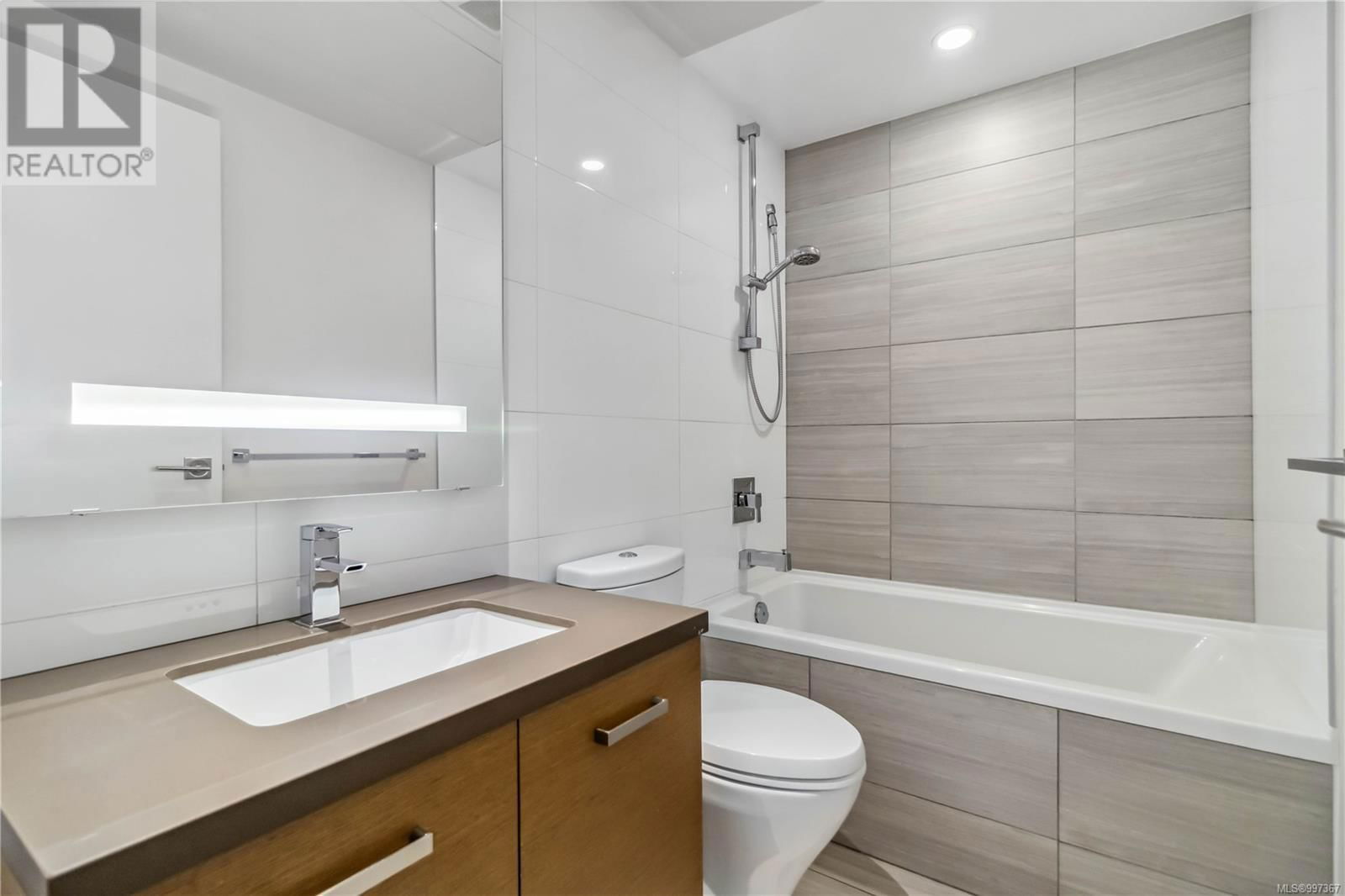 401 - 83 SAGHALIE ROAD Image 30