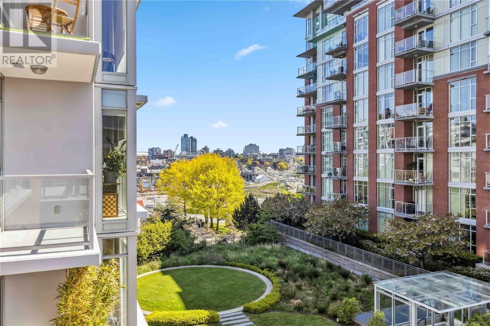 401 - 83 SAGHALIE ROAD Image 35