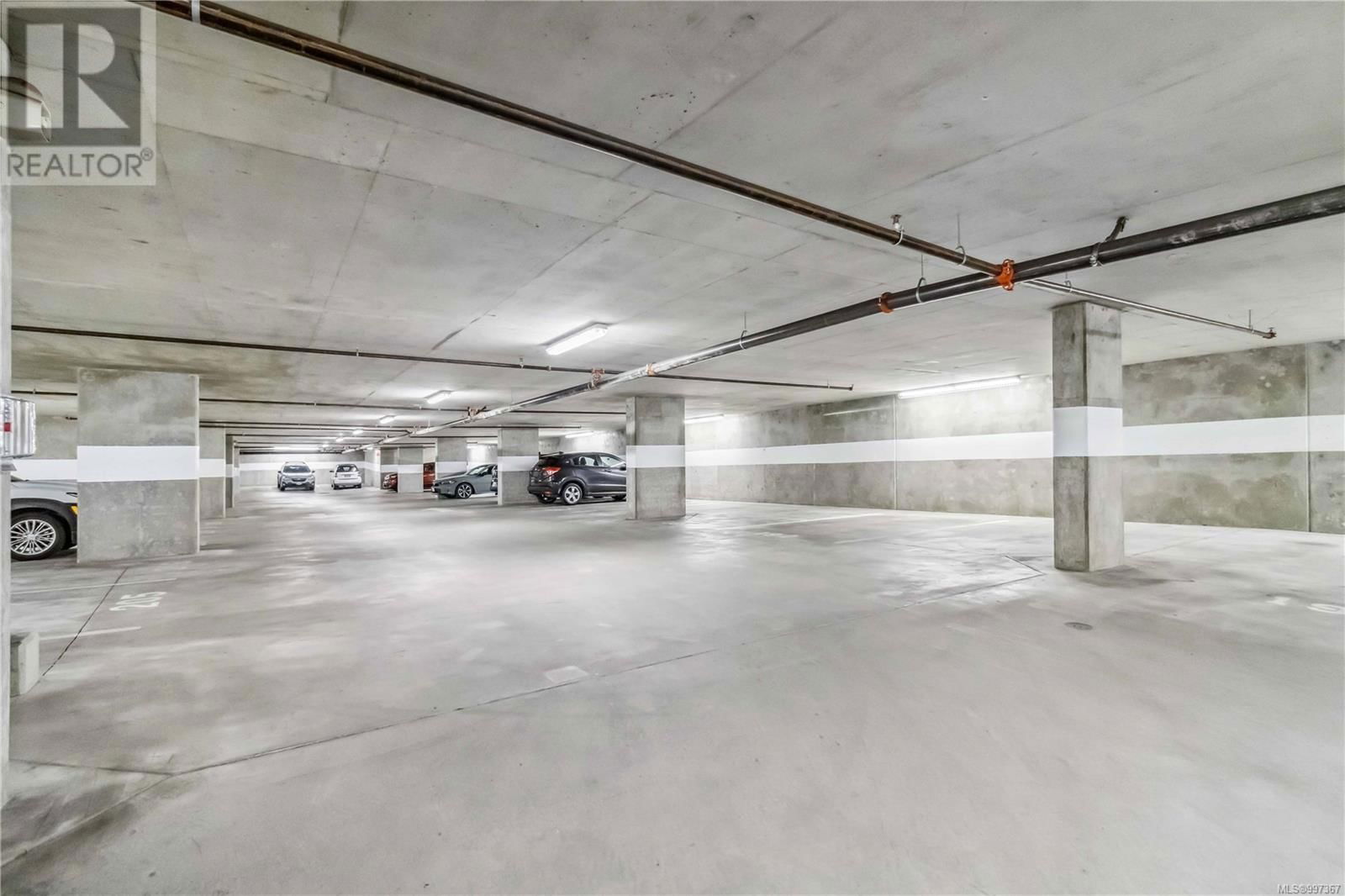 401 - 83 SAGHALIE ROAD Image 39