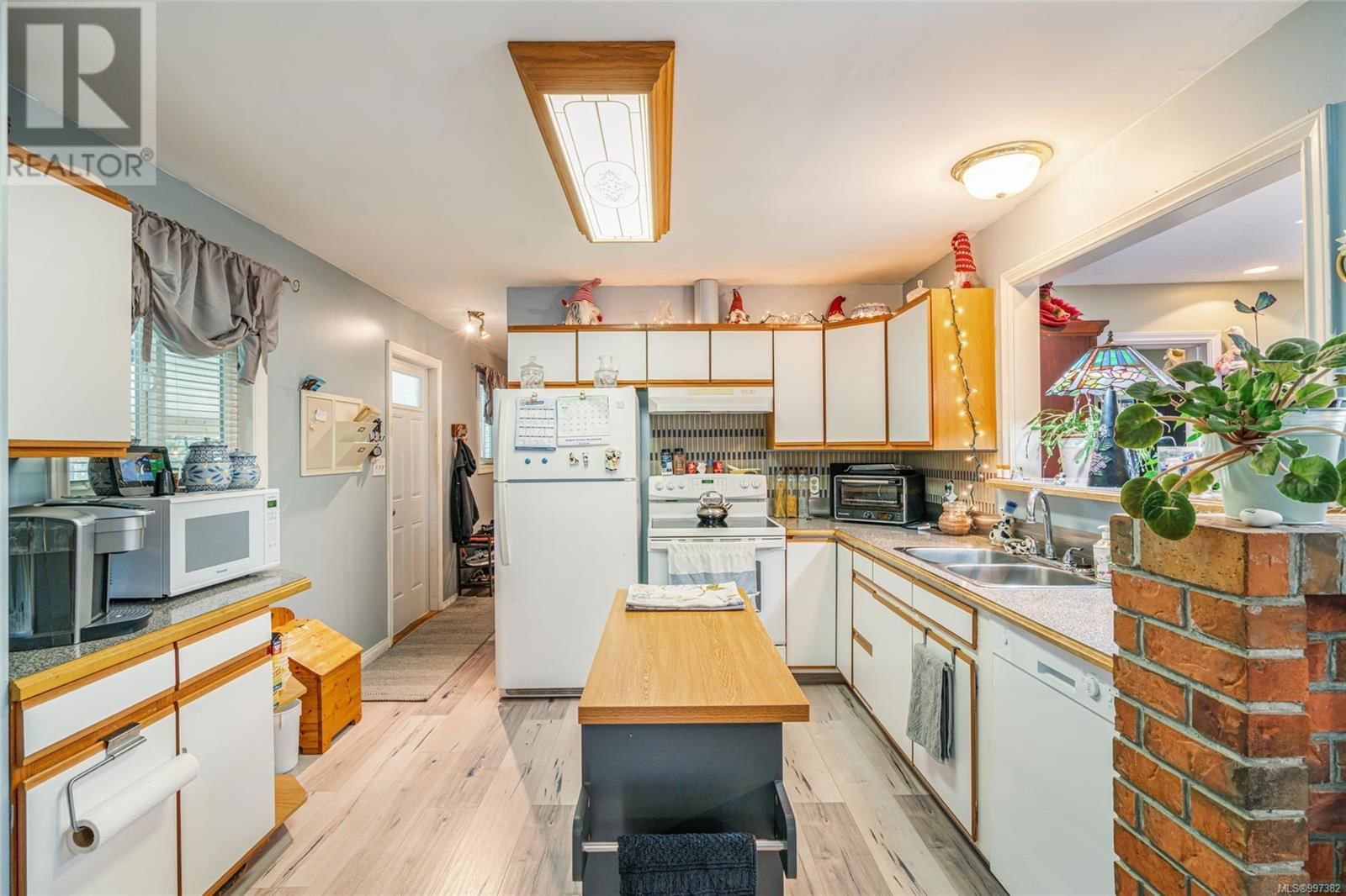 10 - 2100 ERRINGTON ROAD Image 7