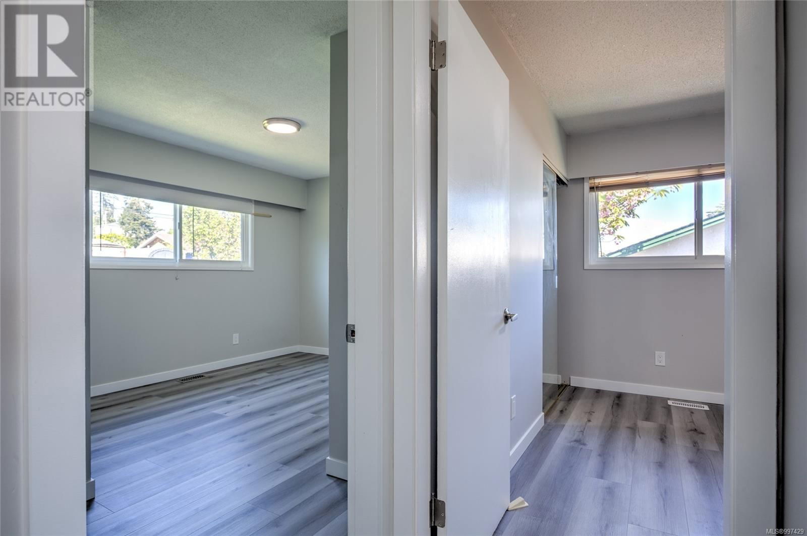 8054 BERTHA STREET Image 23