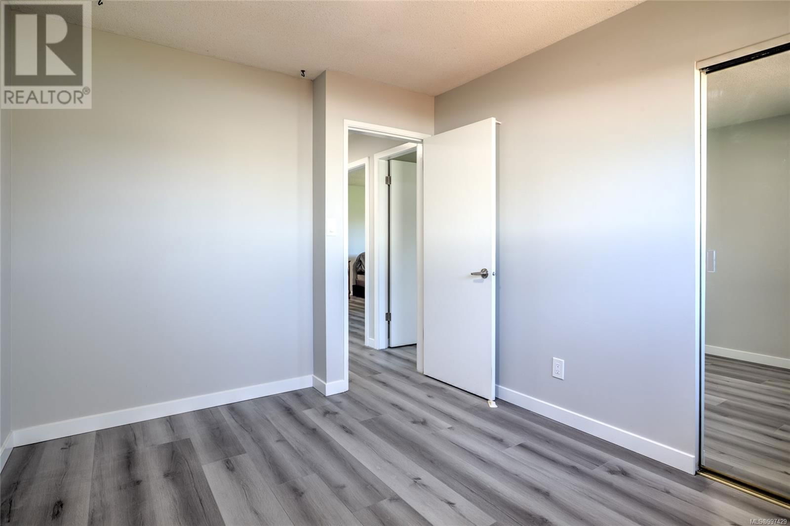 8054 BERTHA STREET Image 28