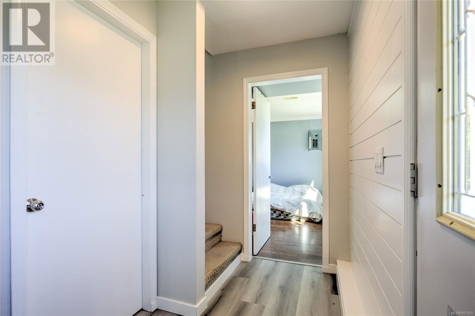 8054 BERTHA STREET Image 31