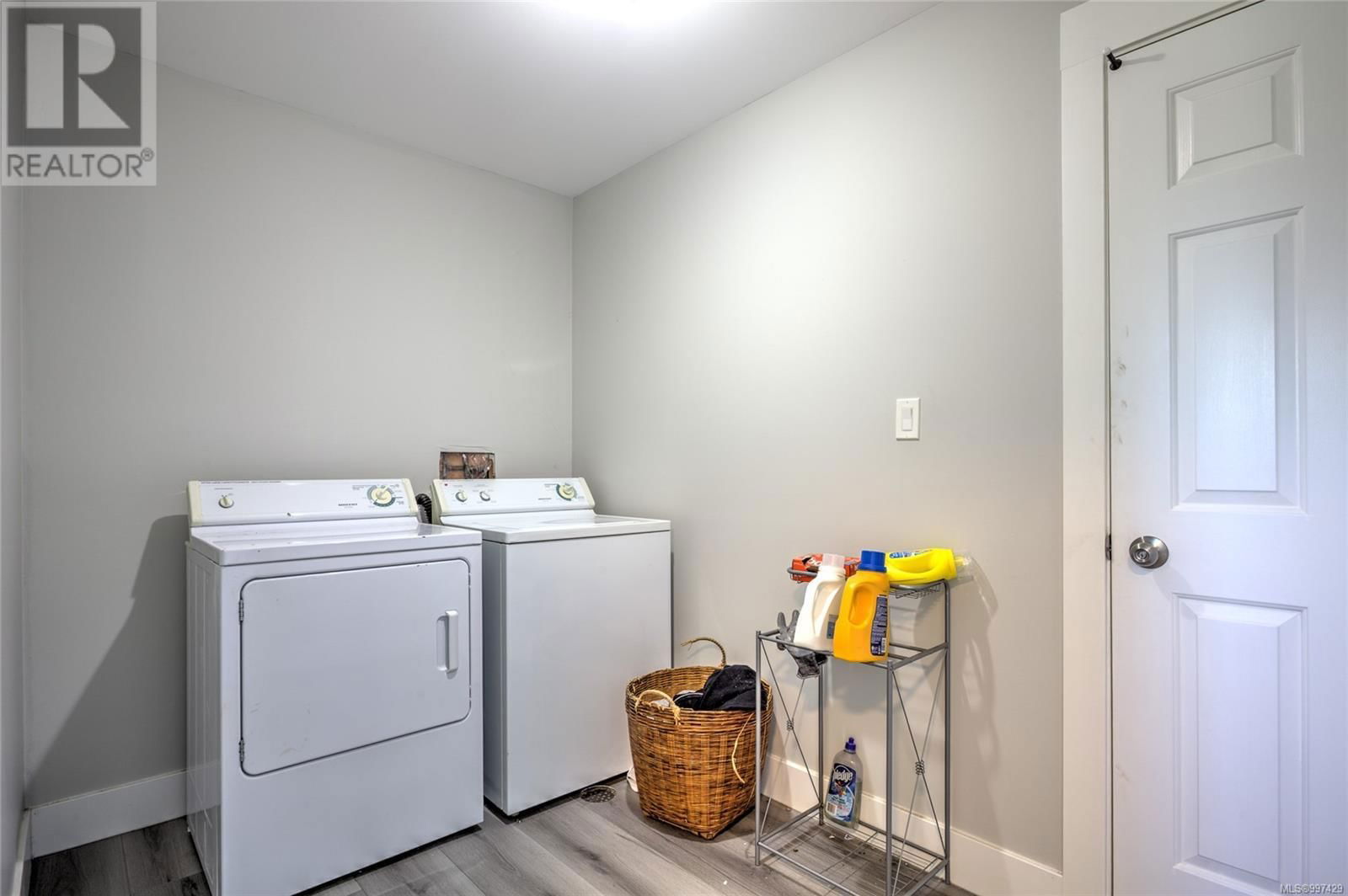 8054 BERTHA STREET Image 34