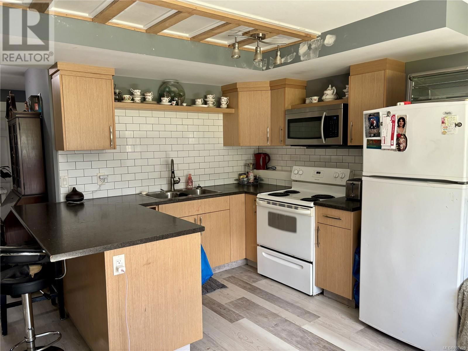 8054 BERTHA STREET Image 36