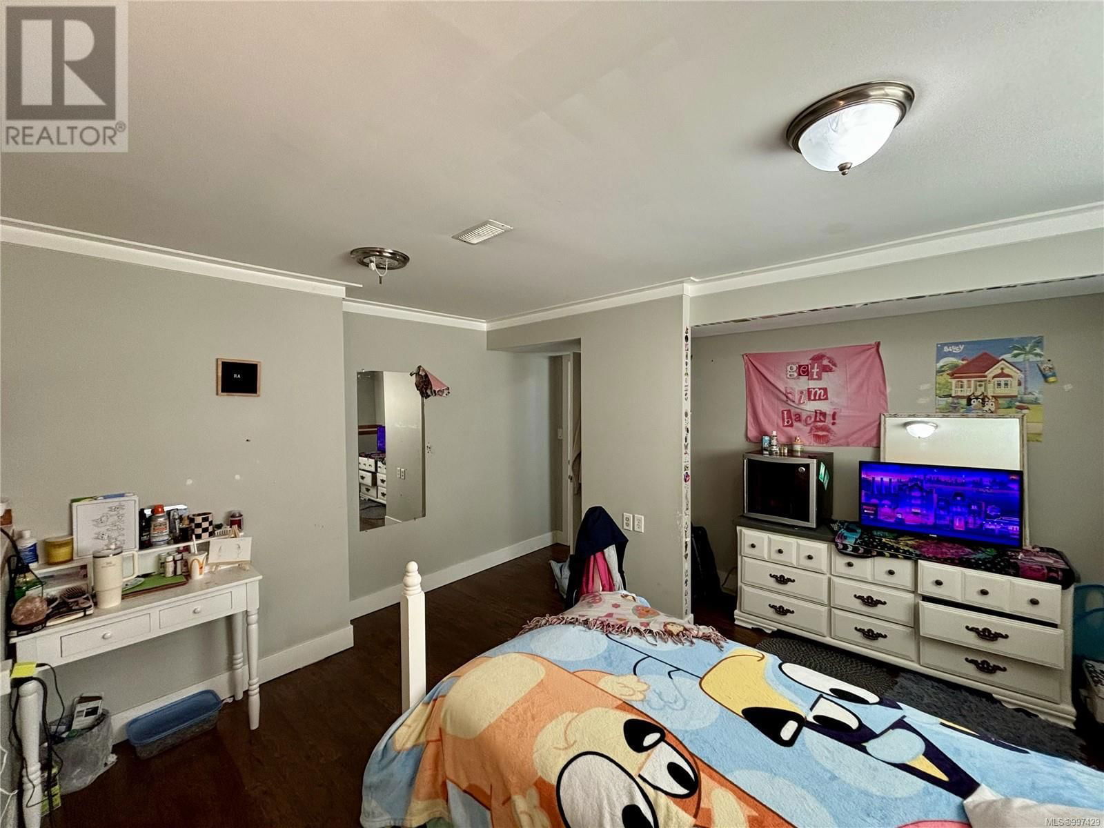 8054 BERTHA STREET Image 40