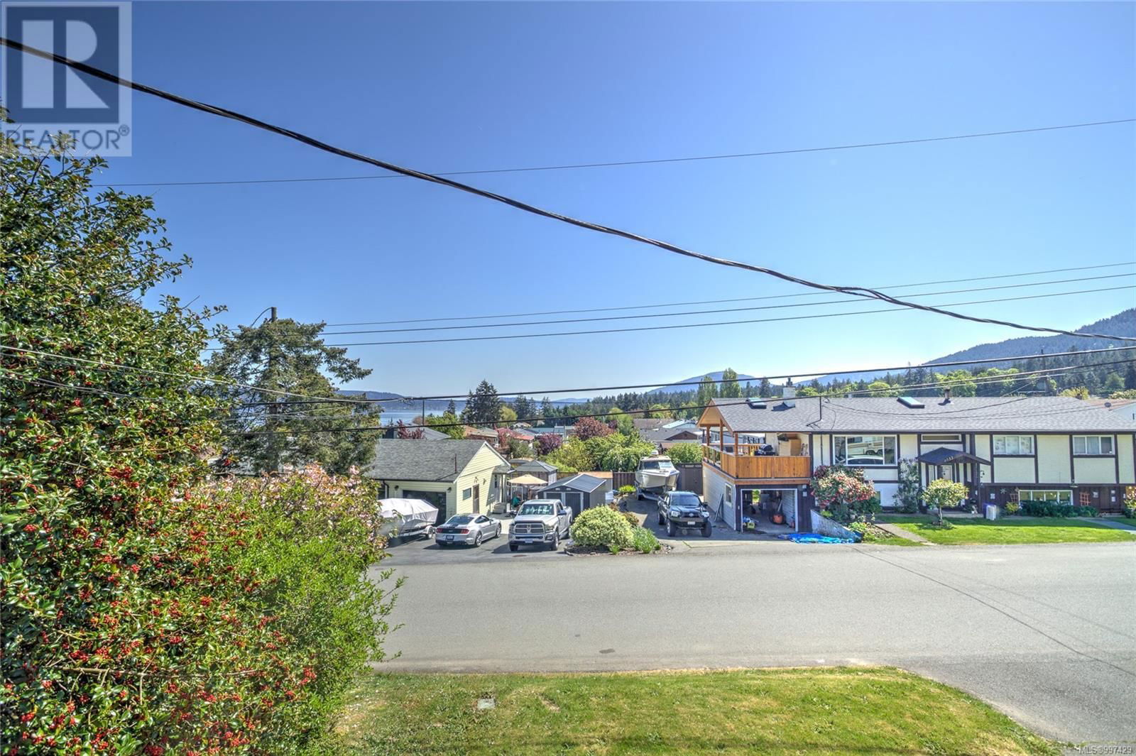 8054 BERTHA STREET Image 43