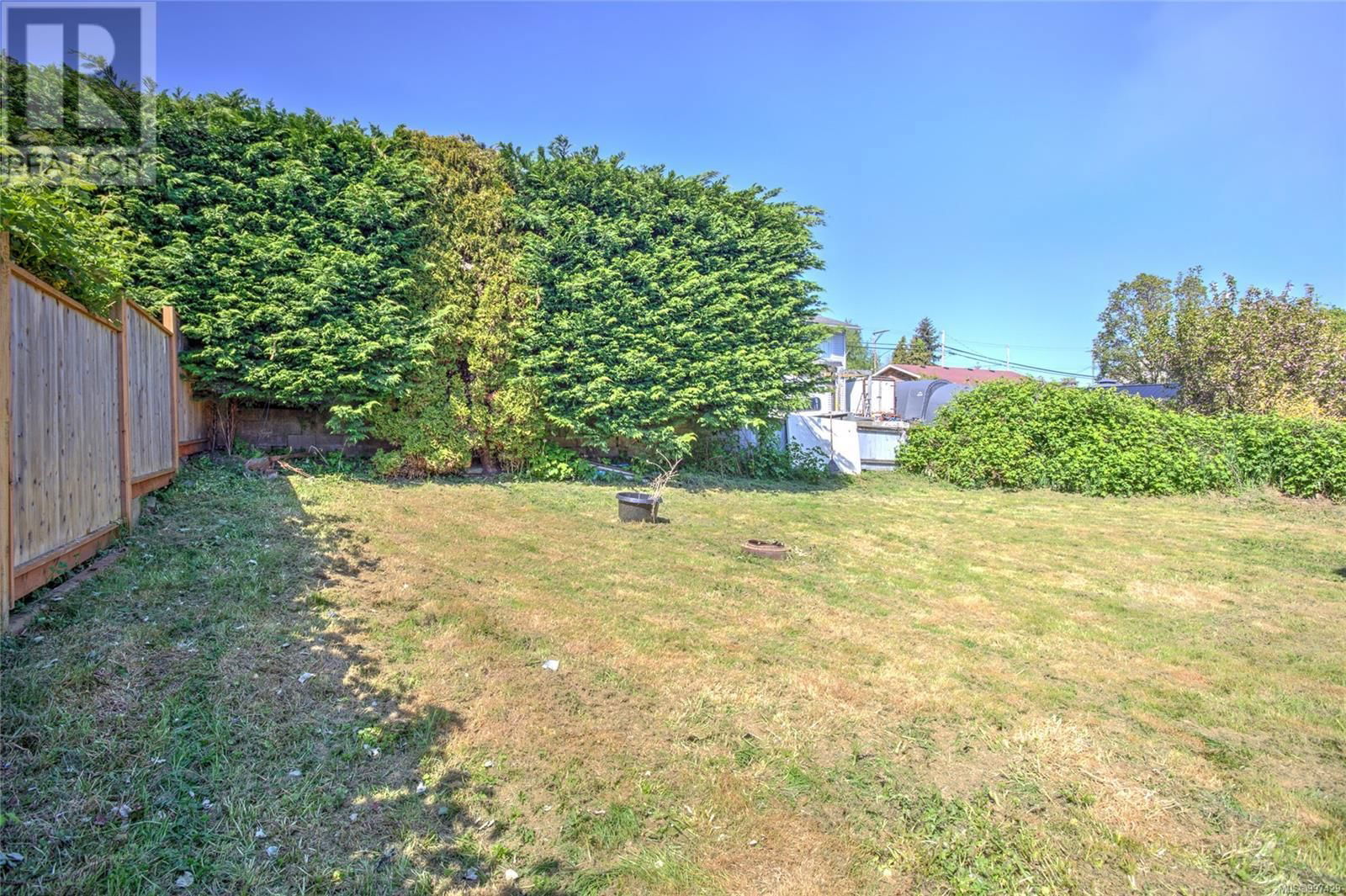 8054 BERTHA STREET Image 56