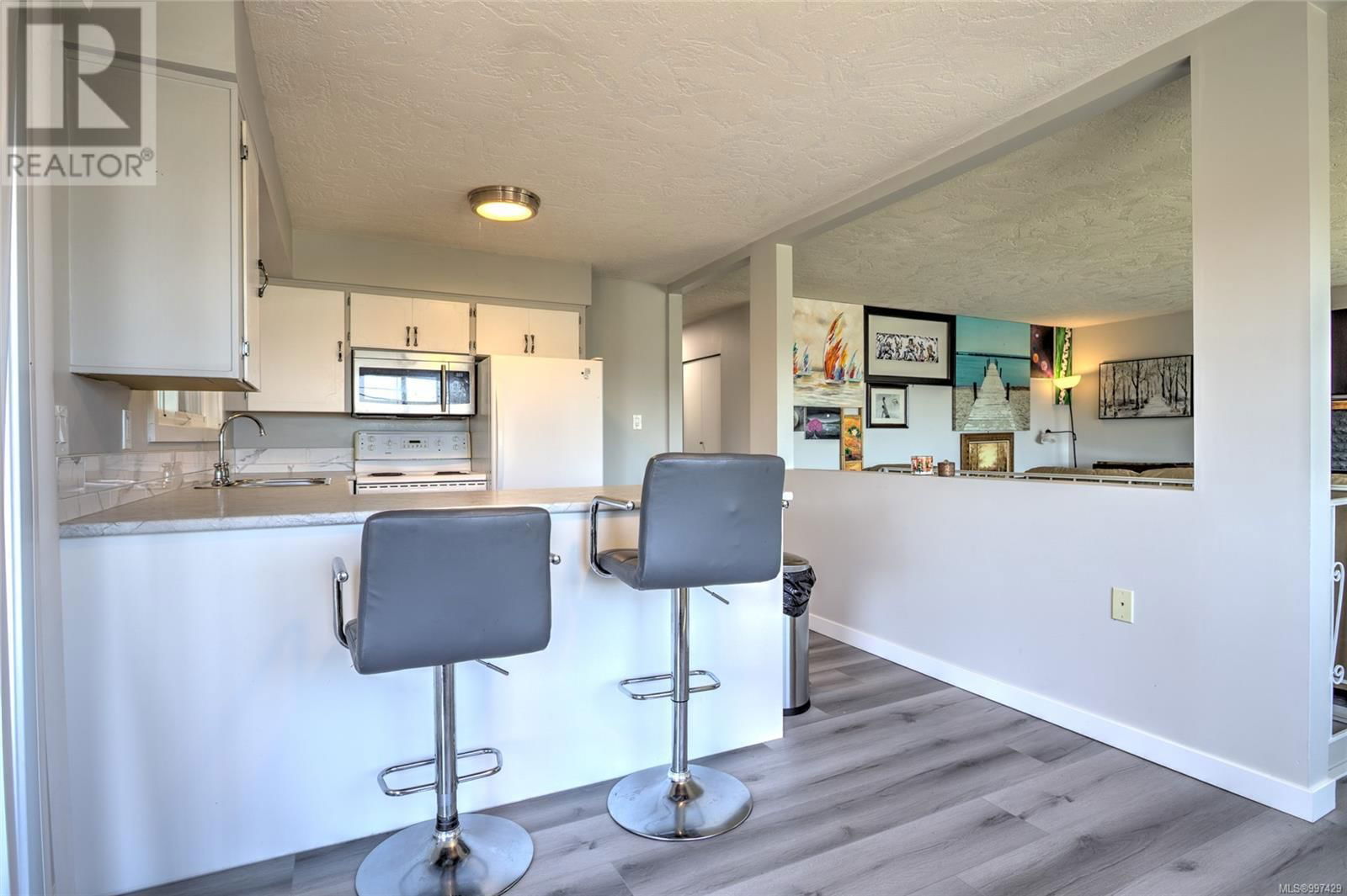 8054 BERTHA STREET Image 7