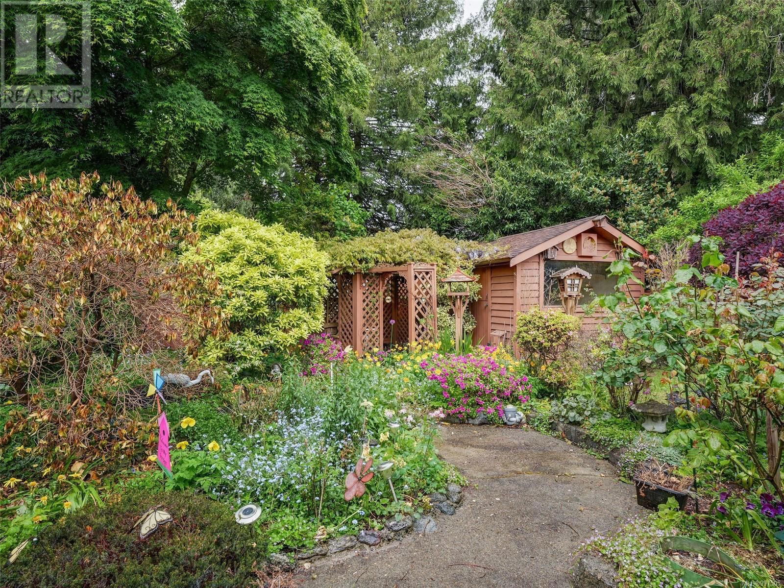 595B RIDLEY DRIVE Image 3