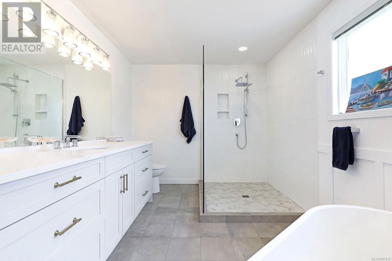5037 SEAVIEW DRIVE Image 23