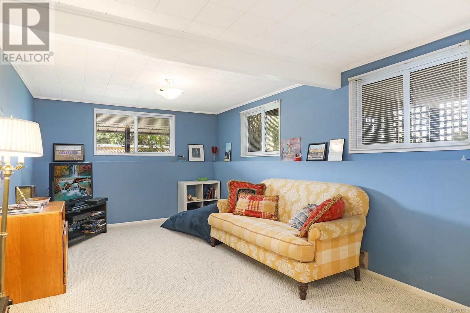 5037 SEAVIEW DRIVE Image 28