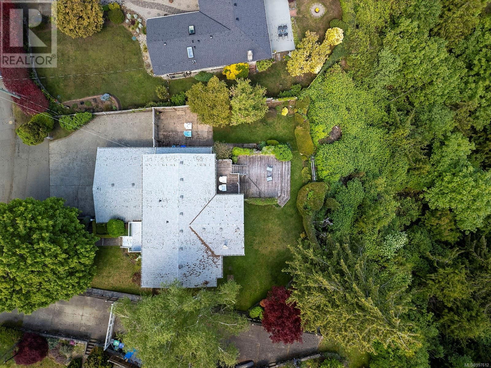 5037 SEAVIEW DRIVE Image 34