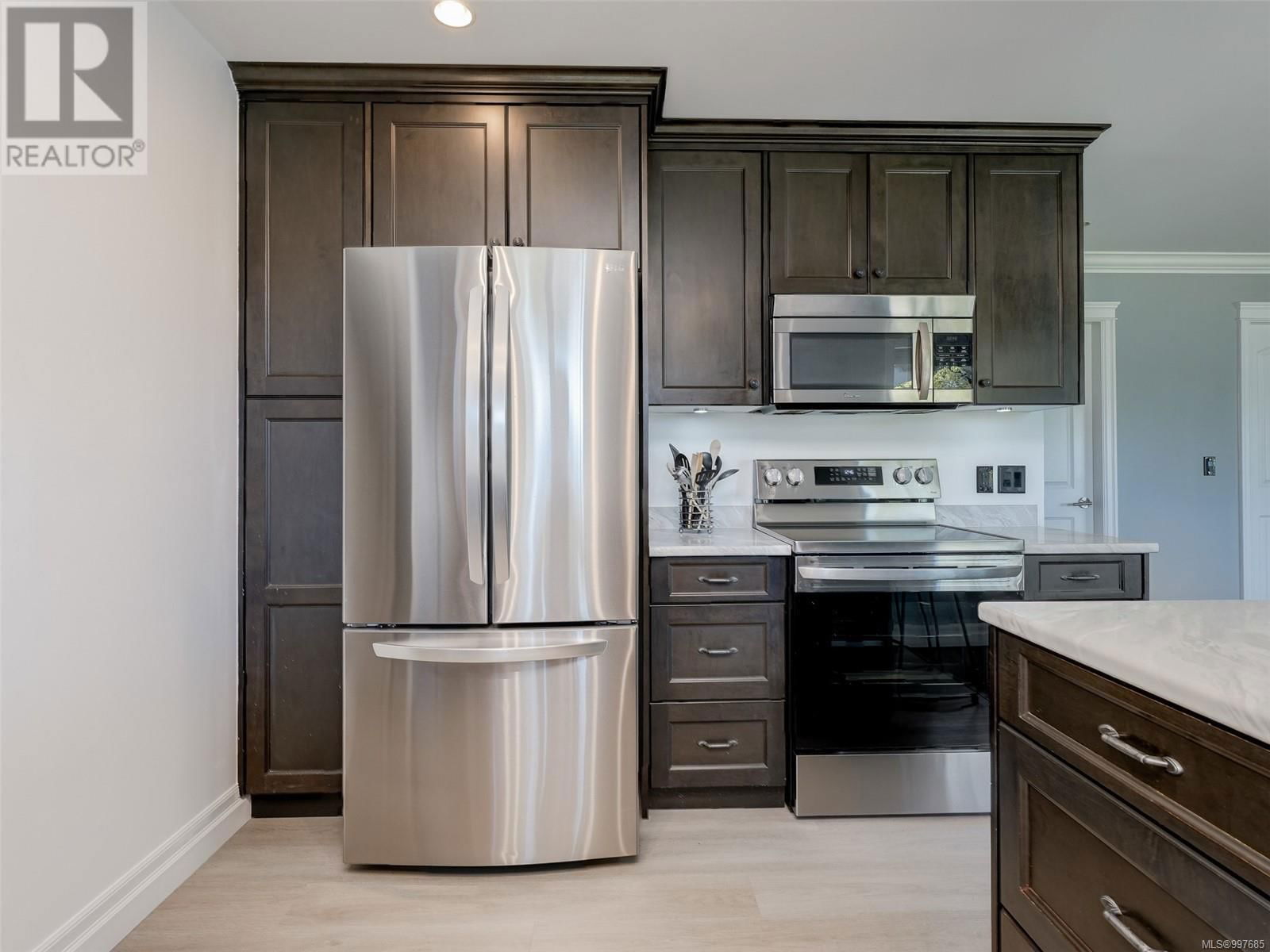 896 DELLWOOD ROAD Image 12
