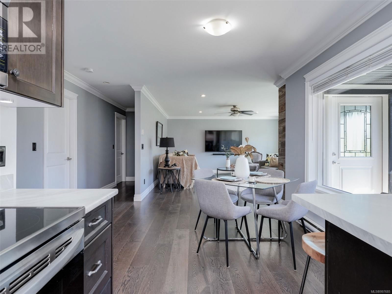896 DELLWOOD ROAD Image 13
