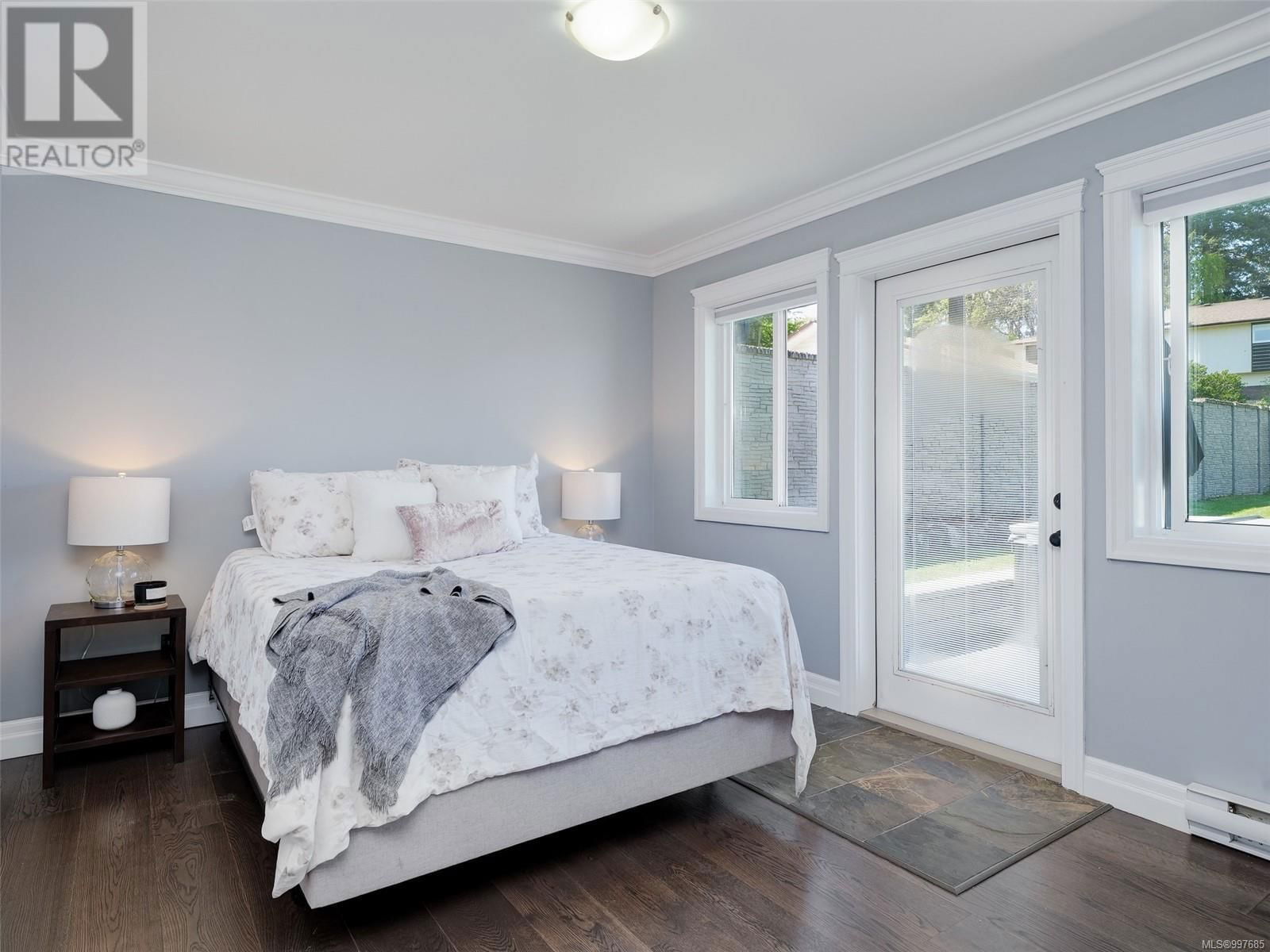 896 DELLWOOD ROAD Image 14