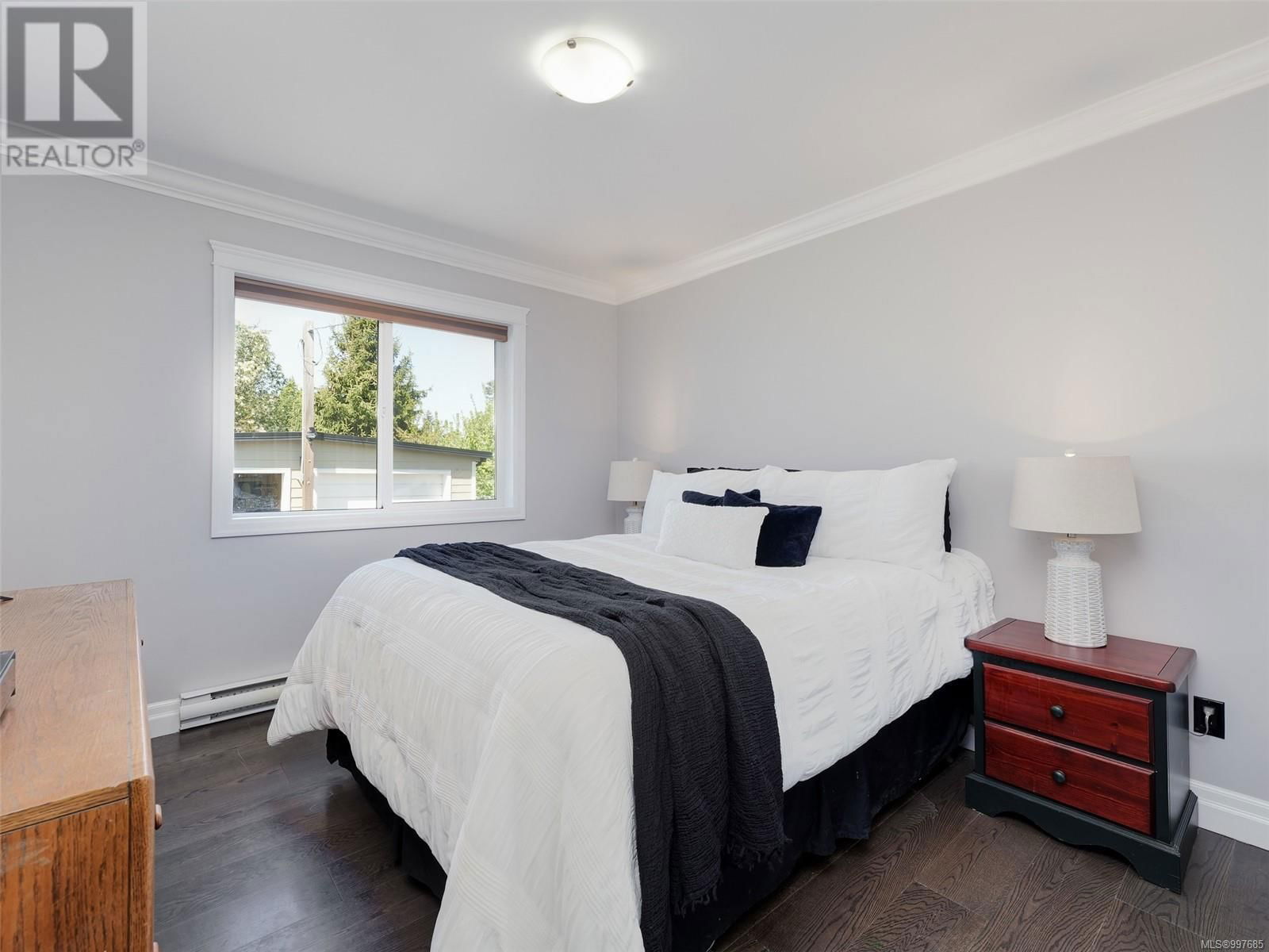896 DELLWOOD ROAD Image 18