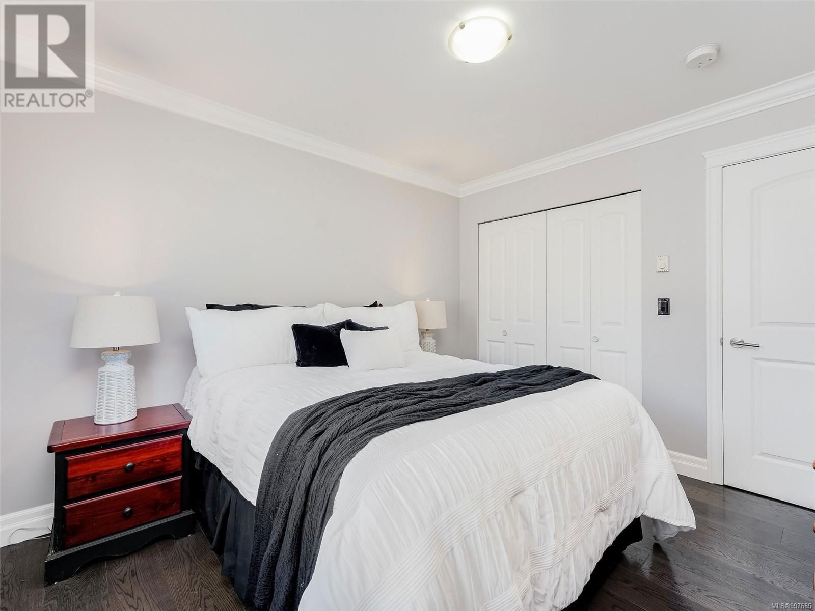 896 DELLWOOD ROAD Image 19