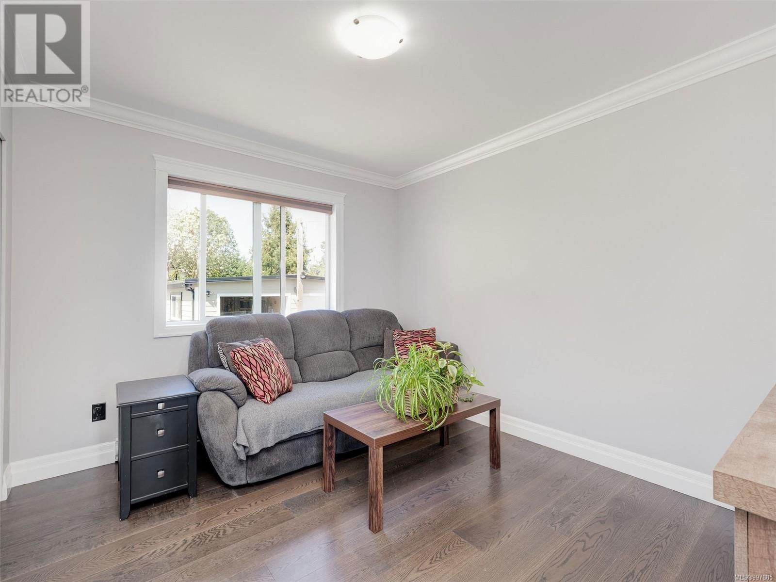 896 DELLWOOD ROAD Image 20