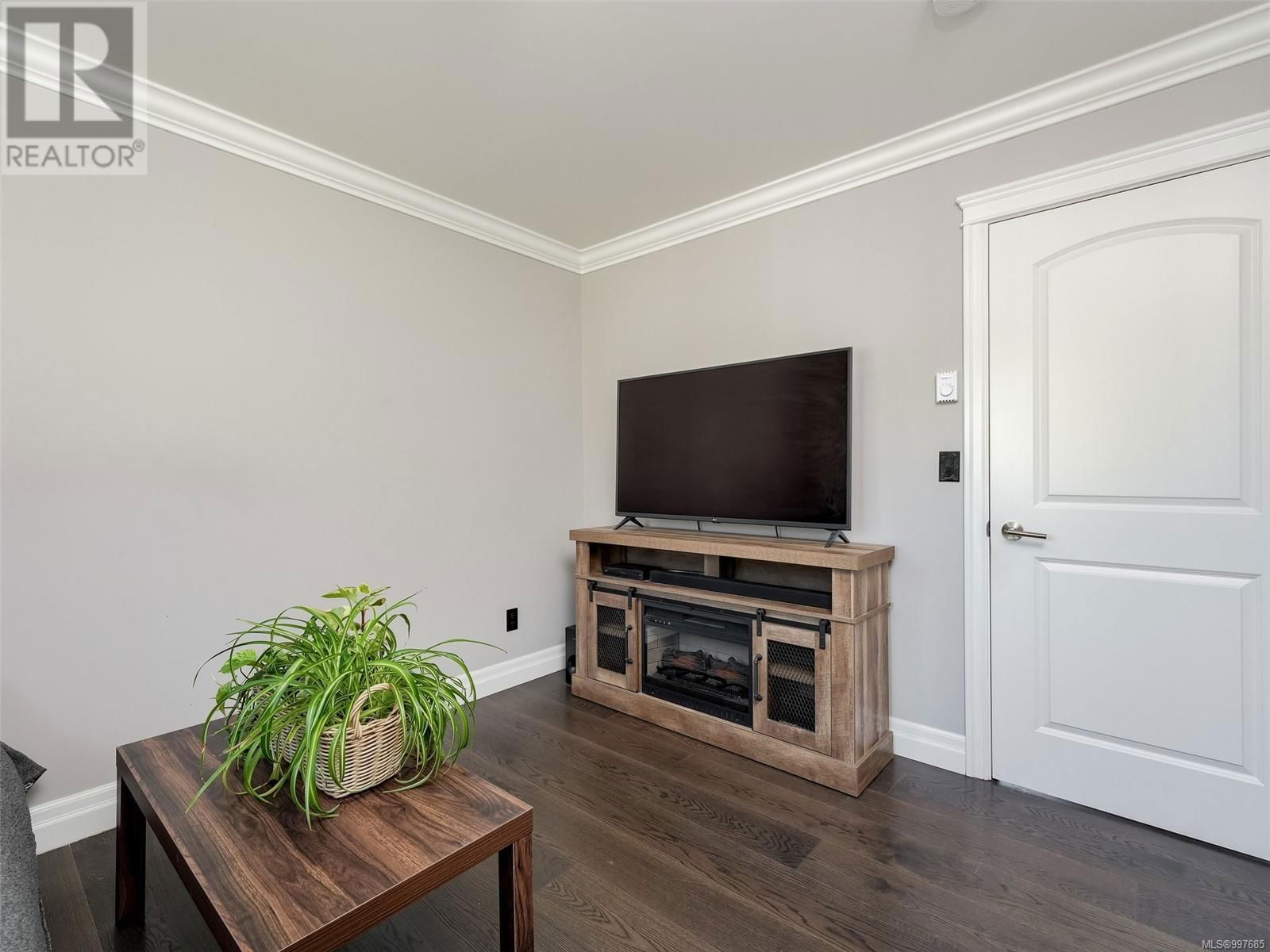 896 DELLWOOD ROAD Image 21
