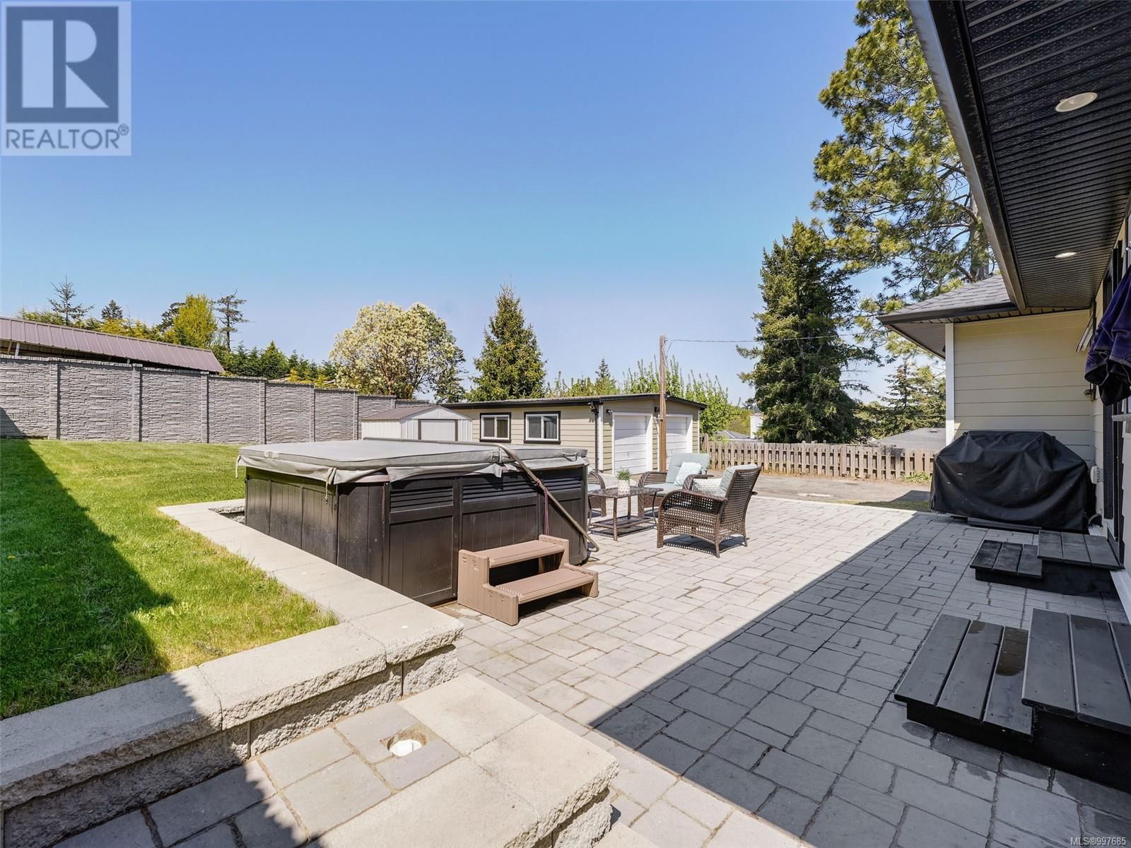 896 DELLWOOD ROAD Image 24