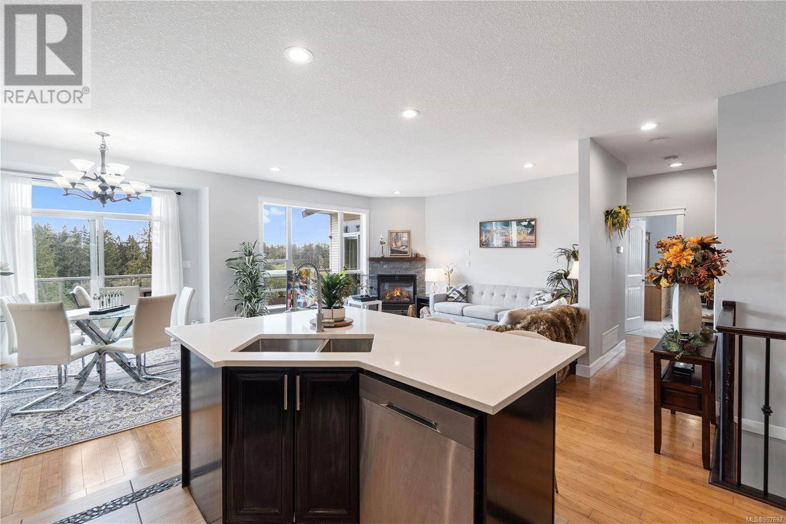 4232 GULFVIEW DRIVE Image 3