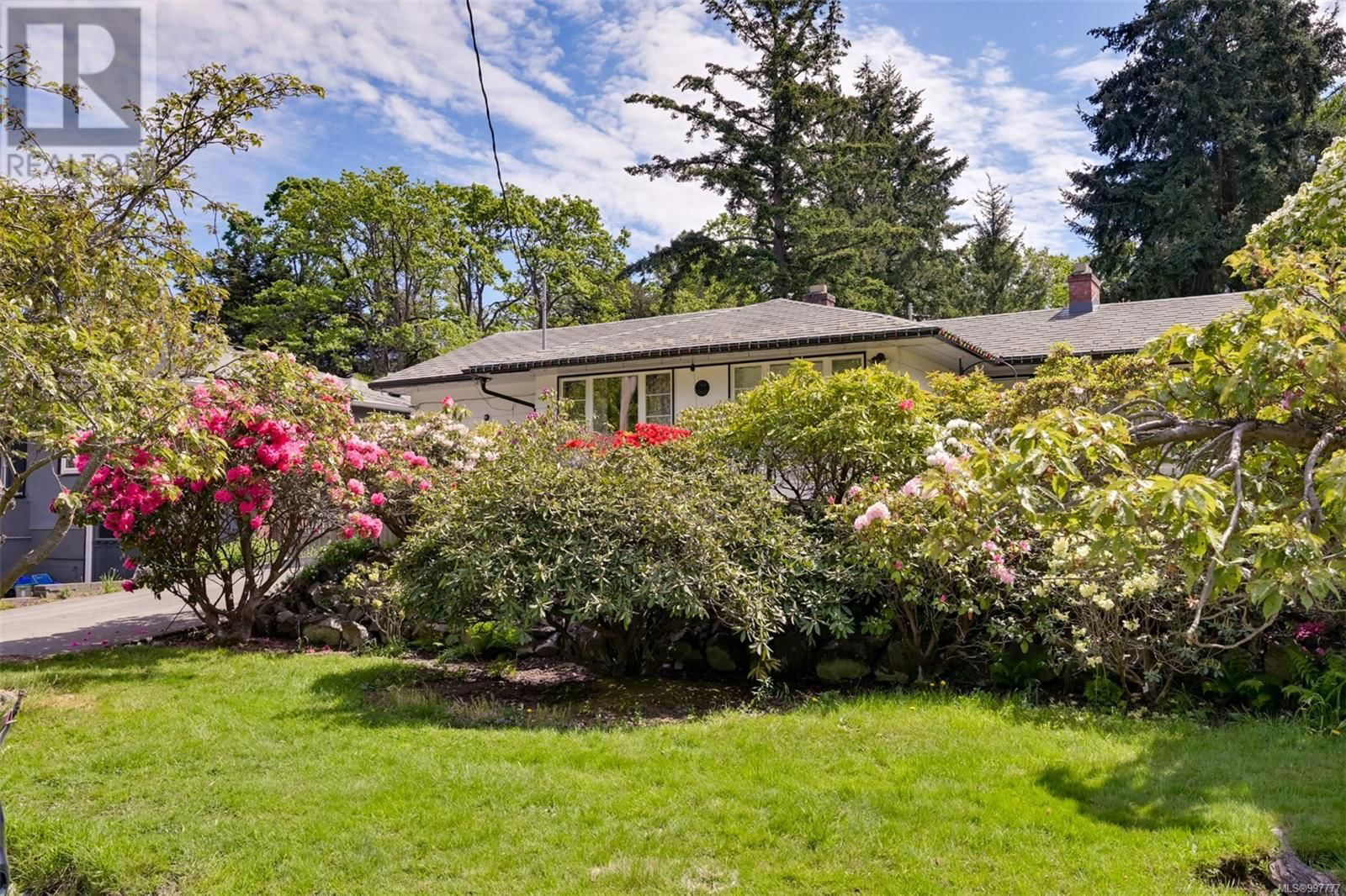 1233 TATTERSALL DRIVE Image 1