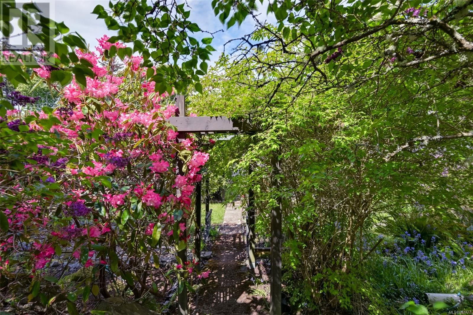 1233 TATTERSALL DRIVE Image 42