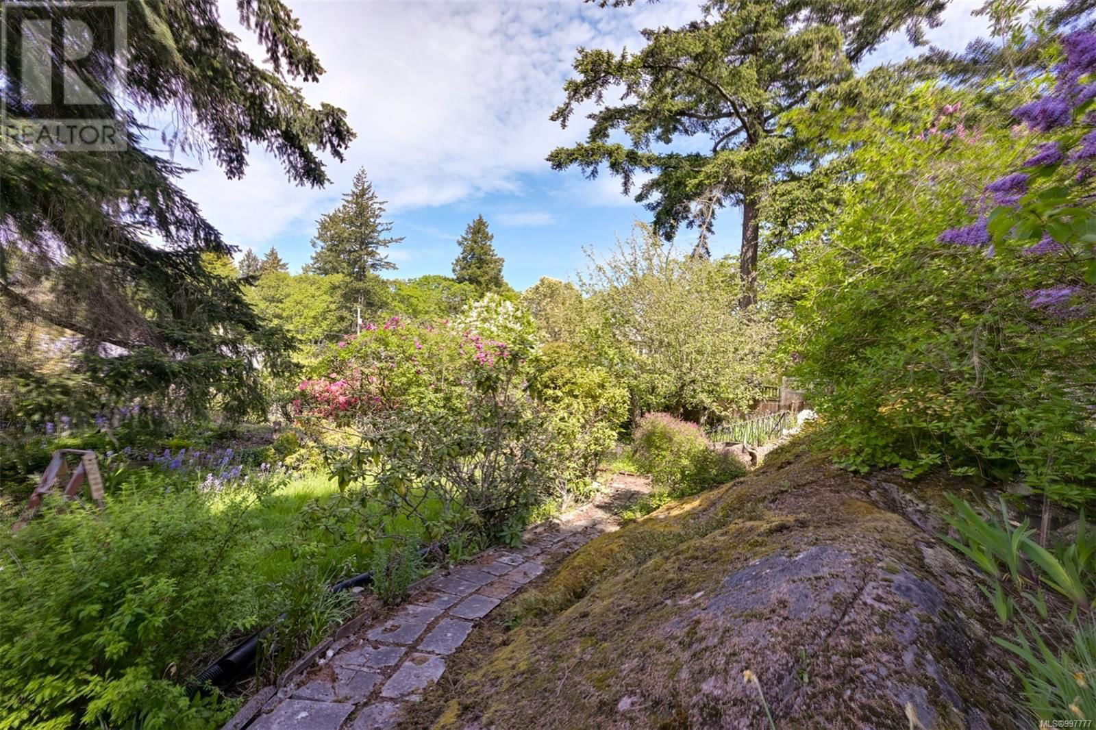 1233 TATTERSALL DRIVE Image 52