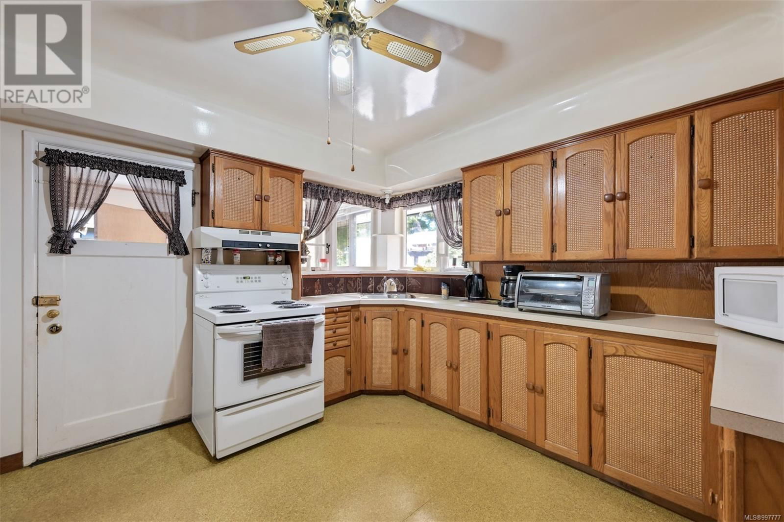 1233 TATTERSALL DRIVE Image 8