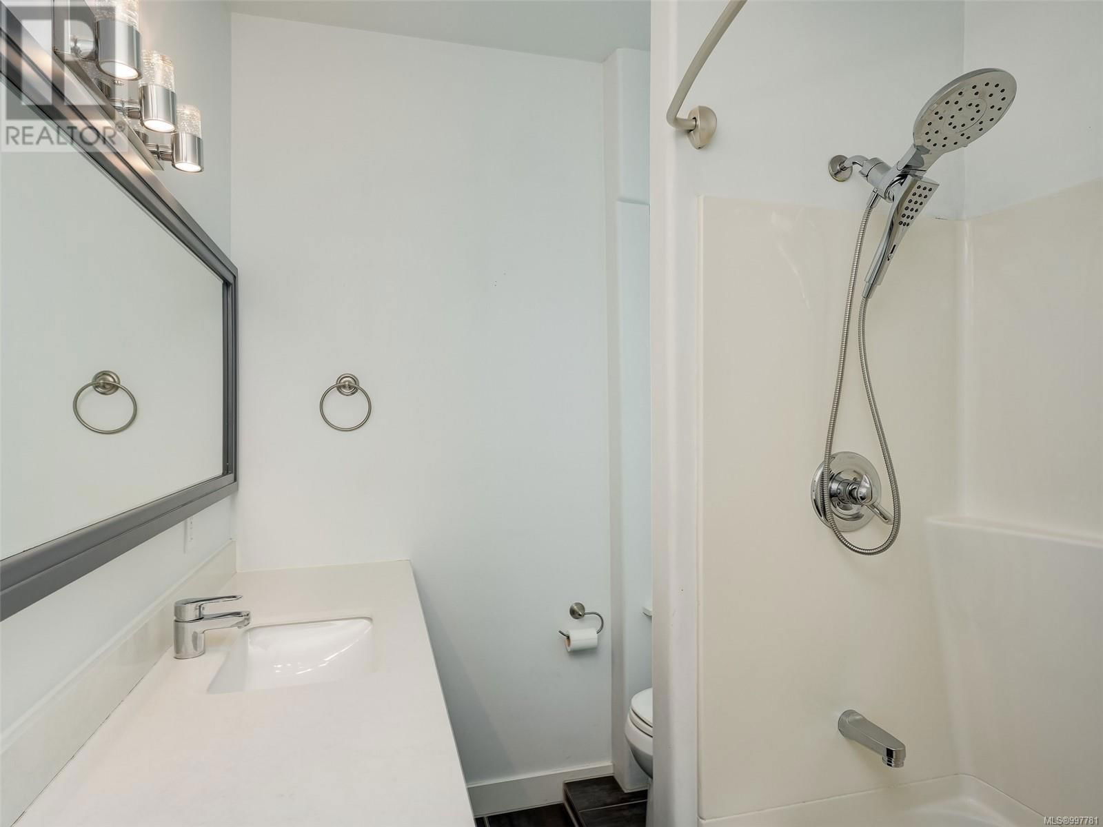 2551 PRIOR STREET Image 15