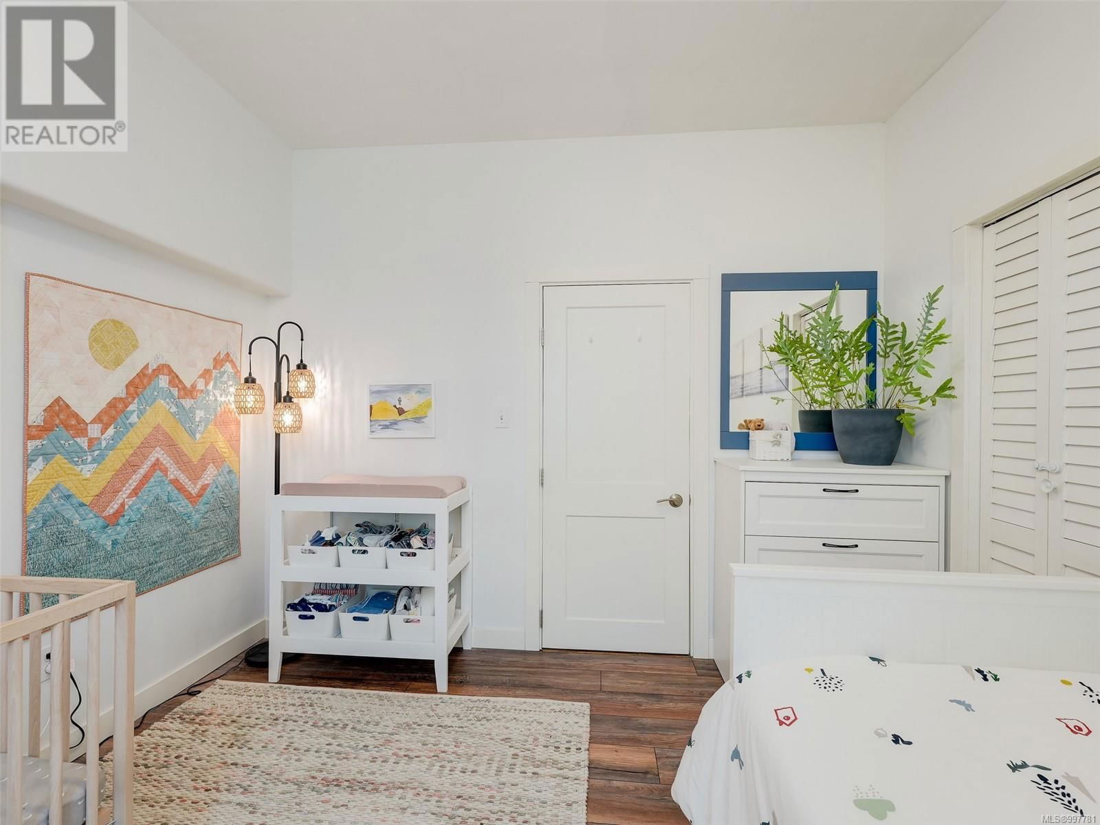 2551 PRIOR STREET Image 17