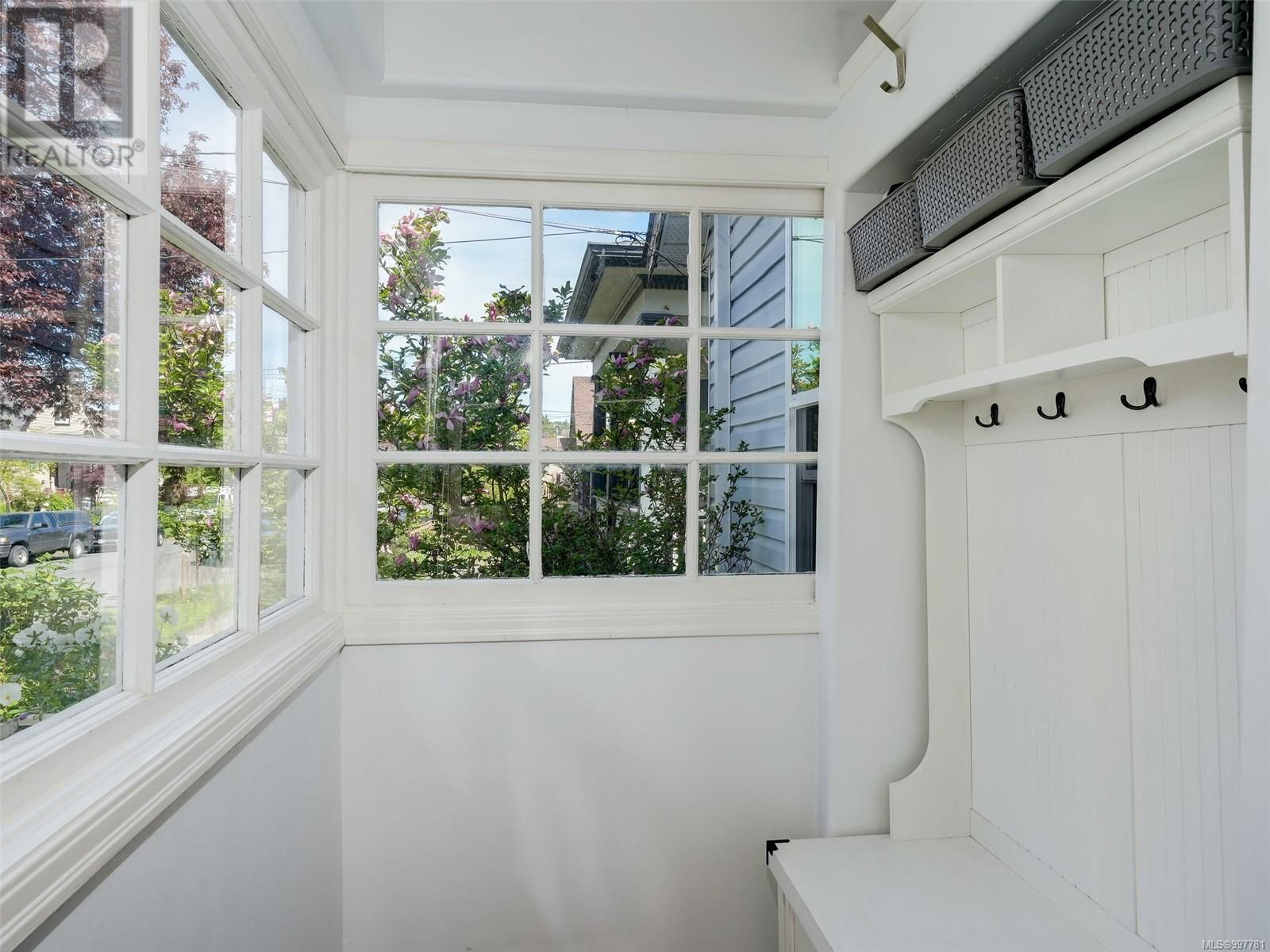 2551 PRIOR STREET Image 20