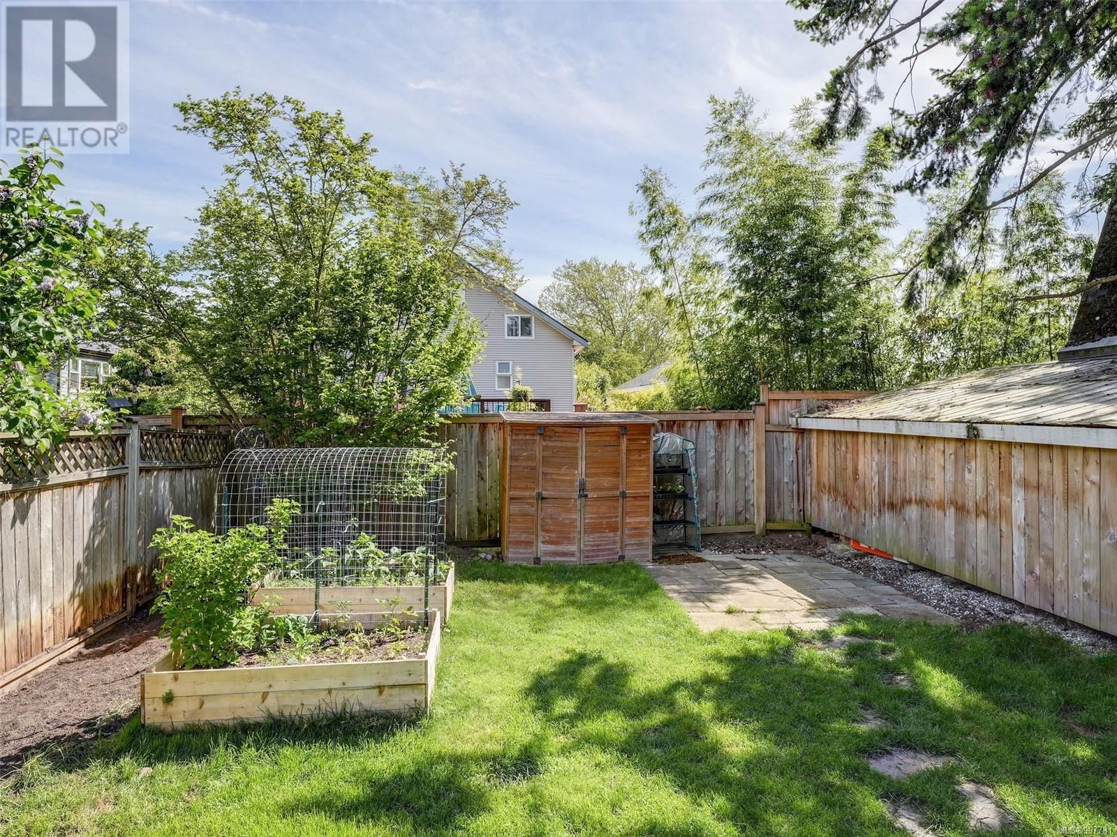2551 PRIOR STREET Image 21