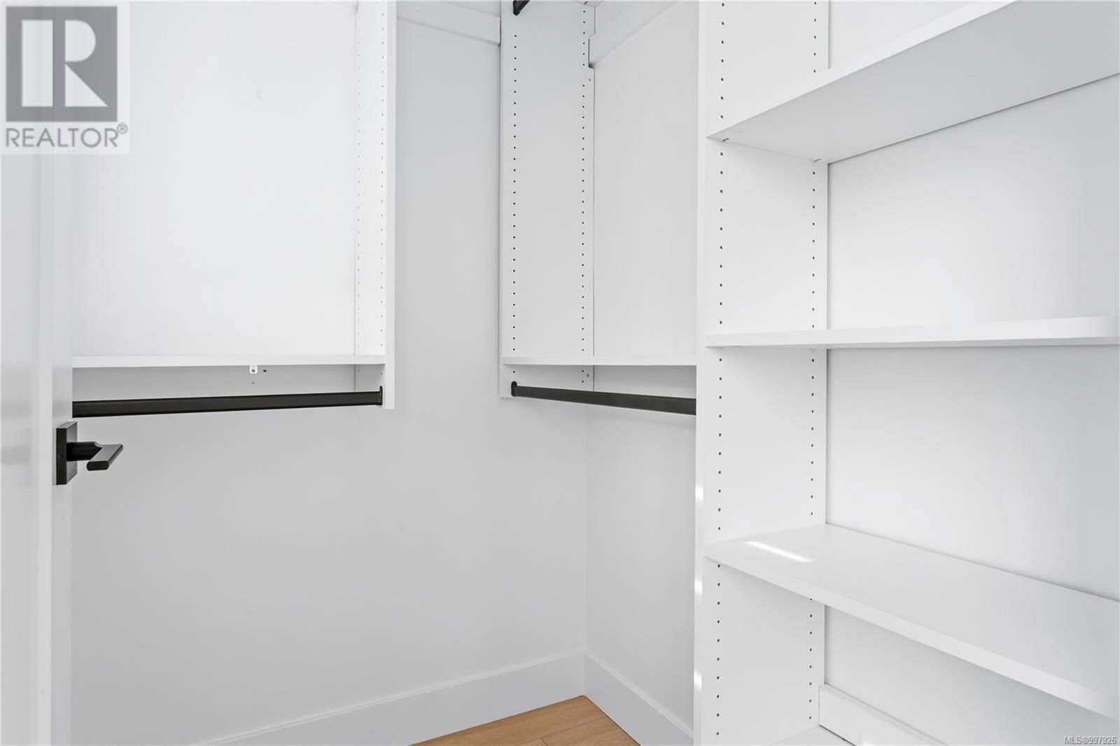 3460 CALDERA COURT Image 32