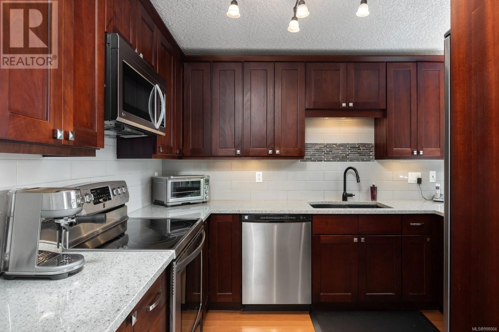 927 - 6880 WALLACE DRIVE Image 11