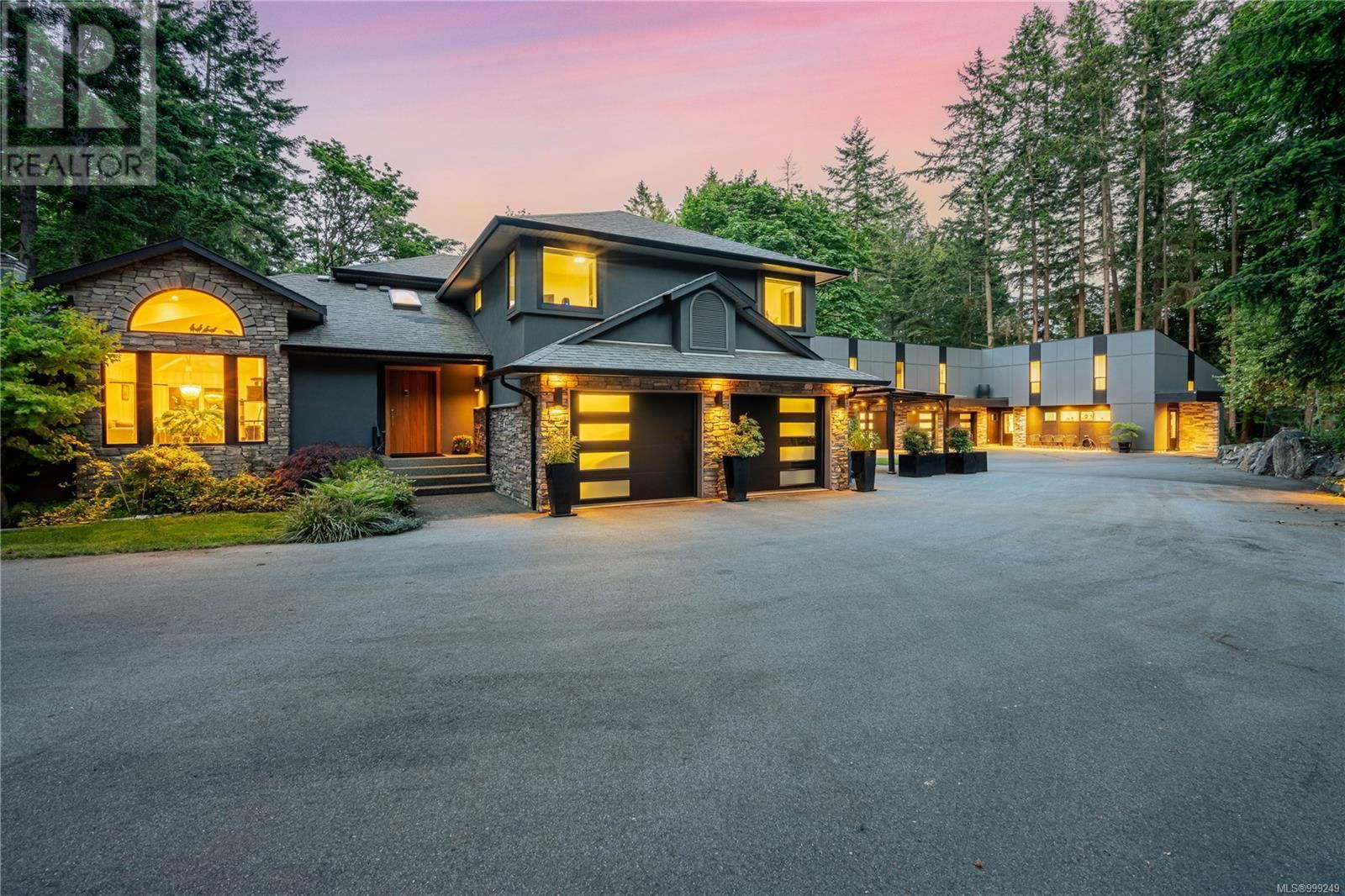 851 SAYWARD ROAD Image 1