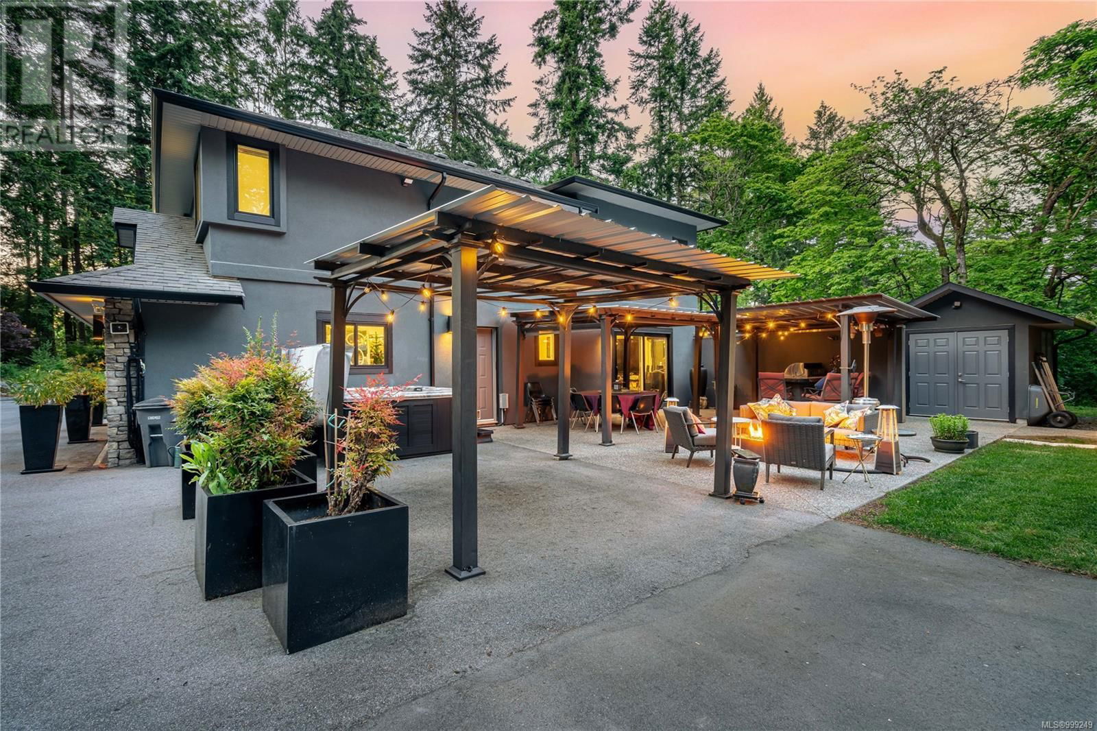851 SAYWARD ROAD Image 3