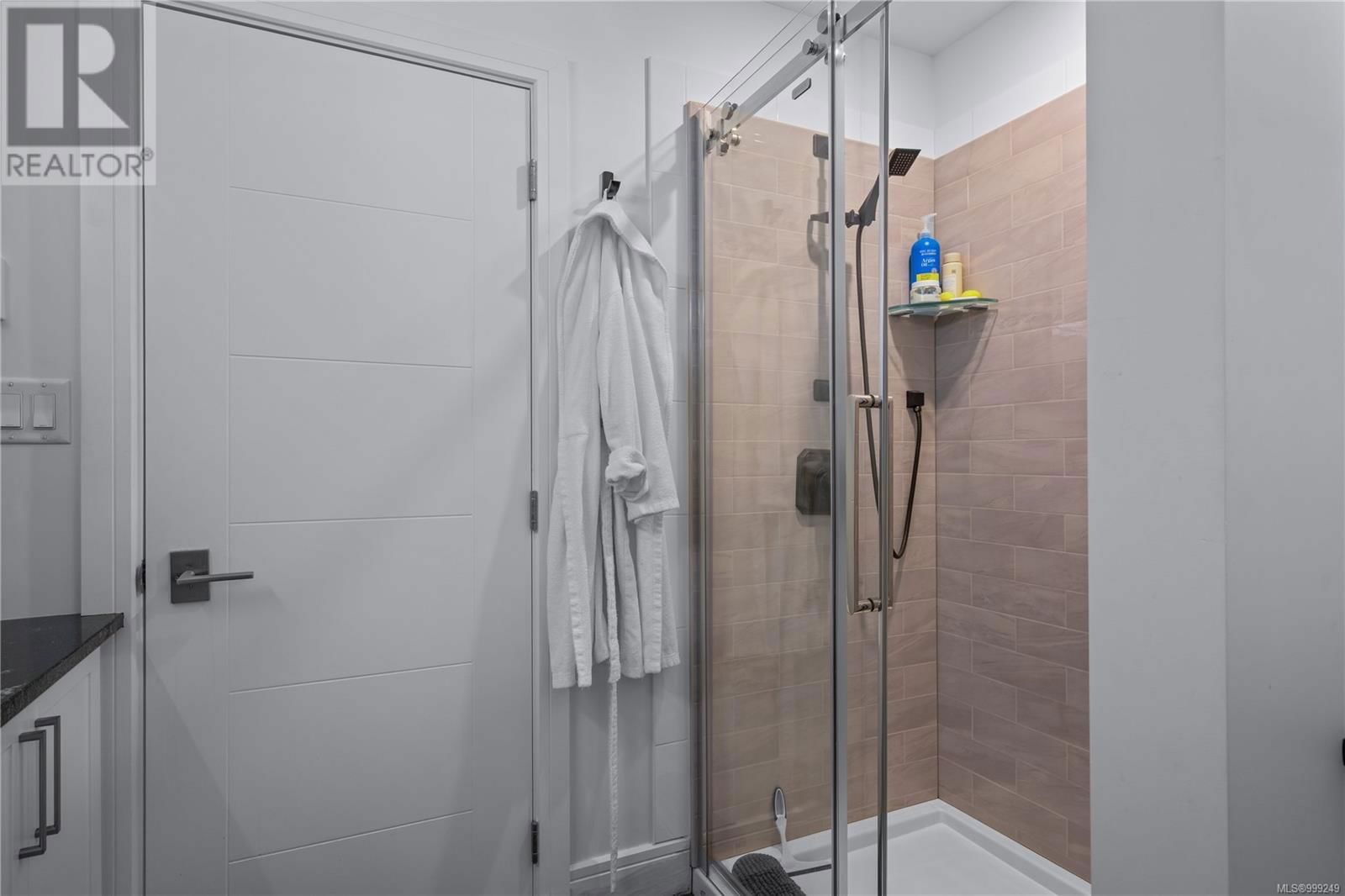 851 SAYWARD ROAD Image 33