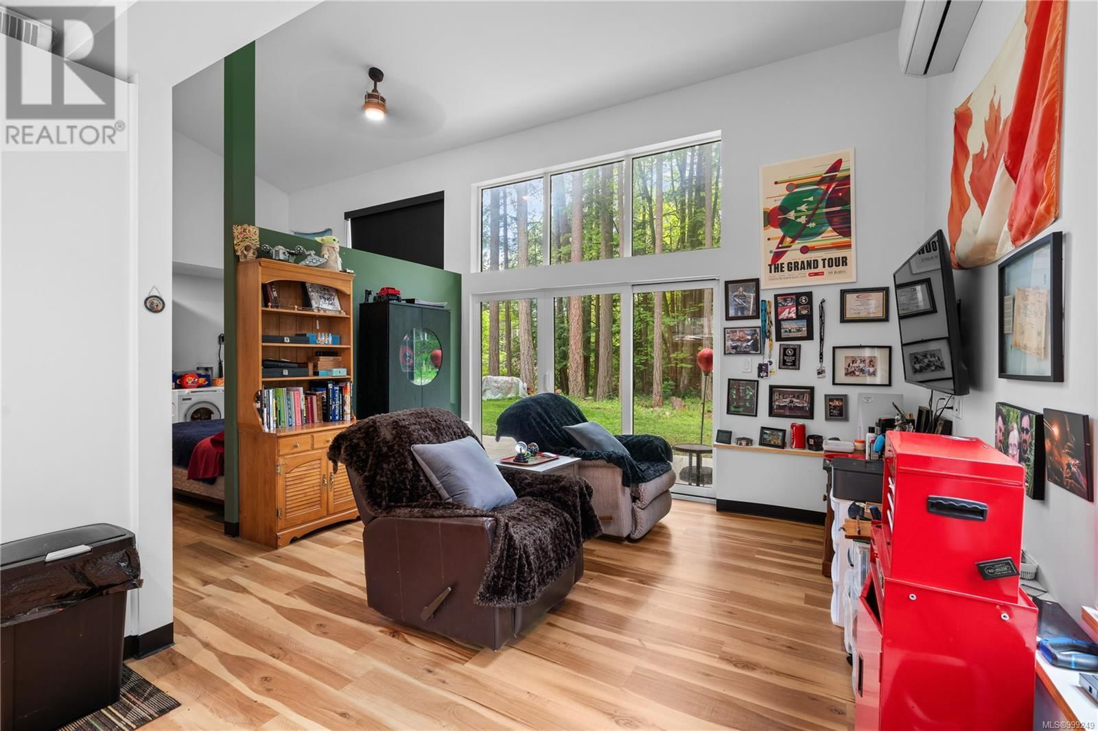 851 SAYWARD ROAD Image 52
