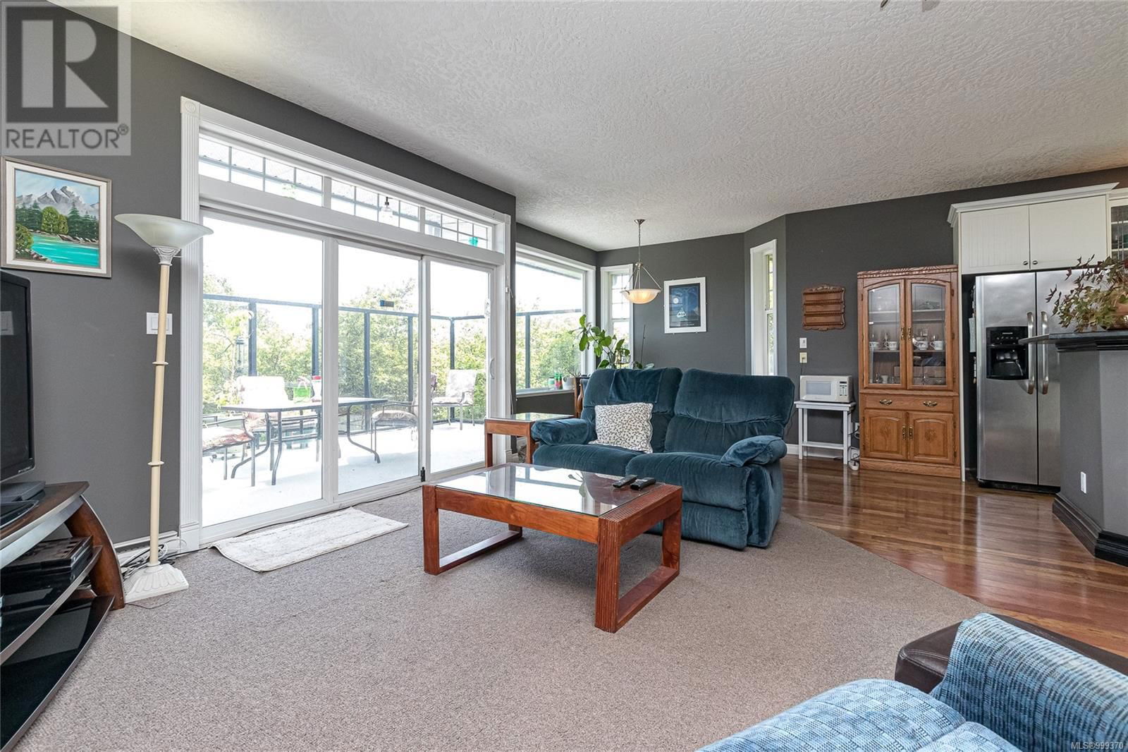 3831 ROWLAND AVENUE Image 2