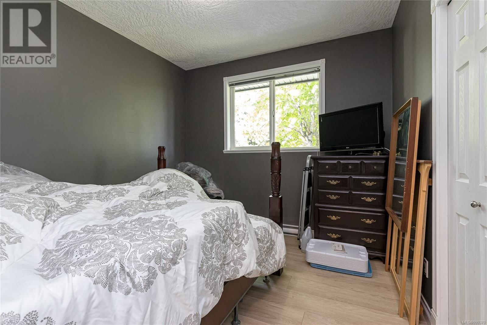 3831 ROWLAND AVENUE Image 23