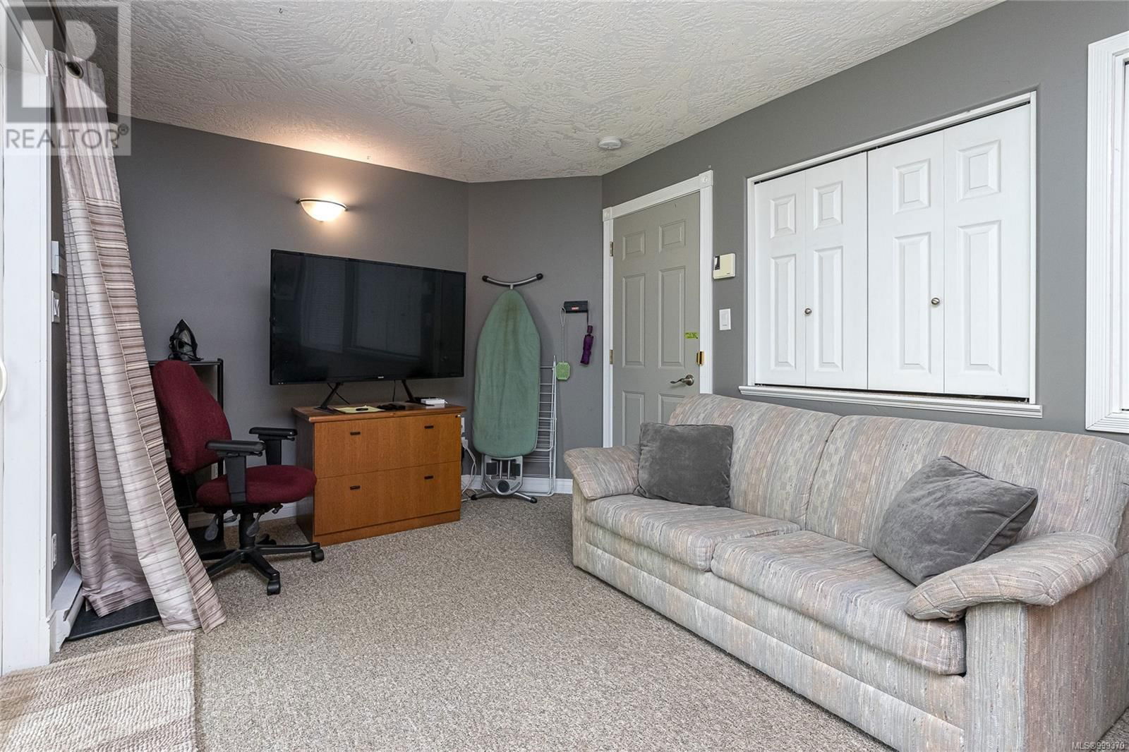 3831 ROWLAND AVENUE Image 27