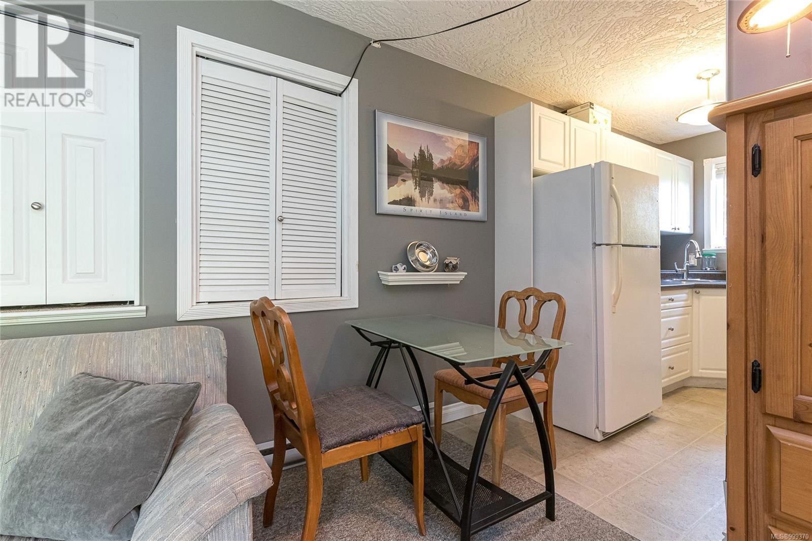 3831 ROWLAND AVENUE Image 29