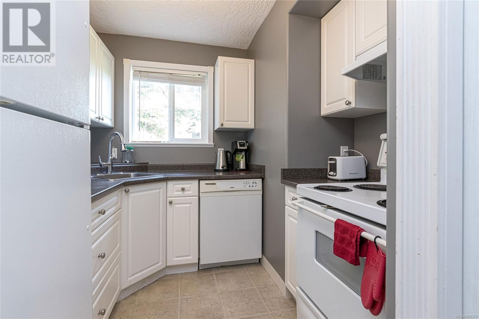 3831 ROWLAND AVENUE Image 30