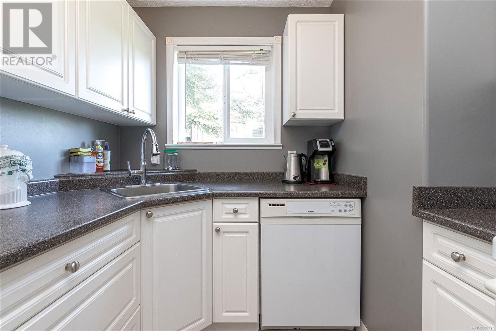 3831 ROWLAND AVENUE Image 31